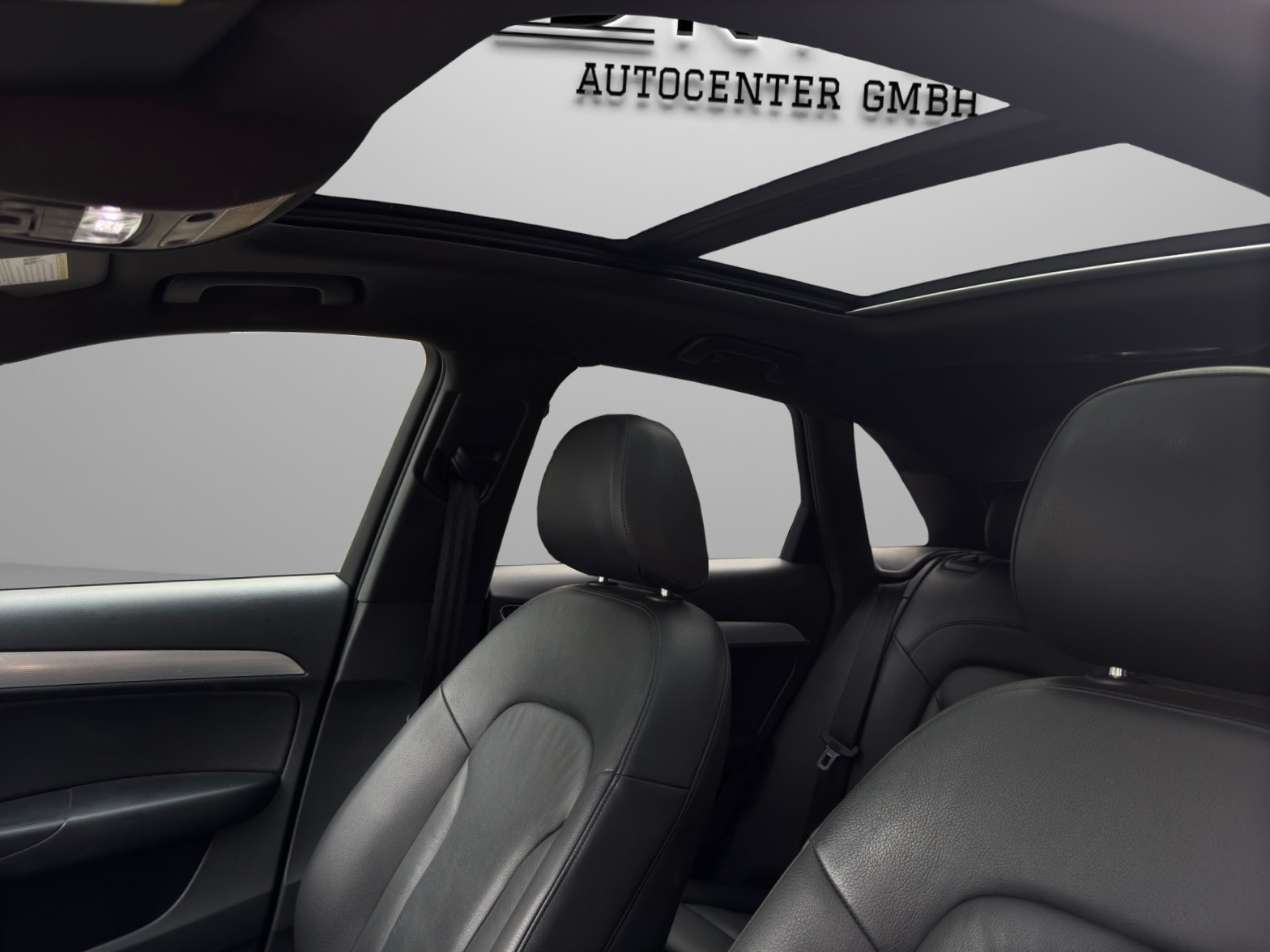 AUDI Q3 2.0 TFSI quattro S-tronic *S-Line*Panorama-Schiebedach + Rückfahrkamera*-image-12