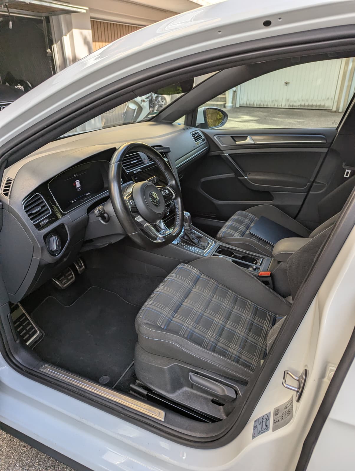 VW 1.4 TSI Plug-In-Hybrid GTE DSG-image-5