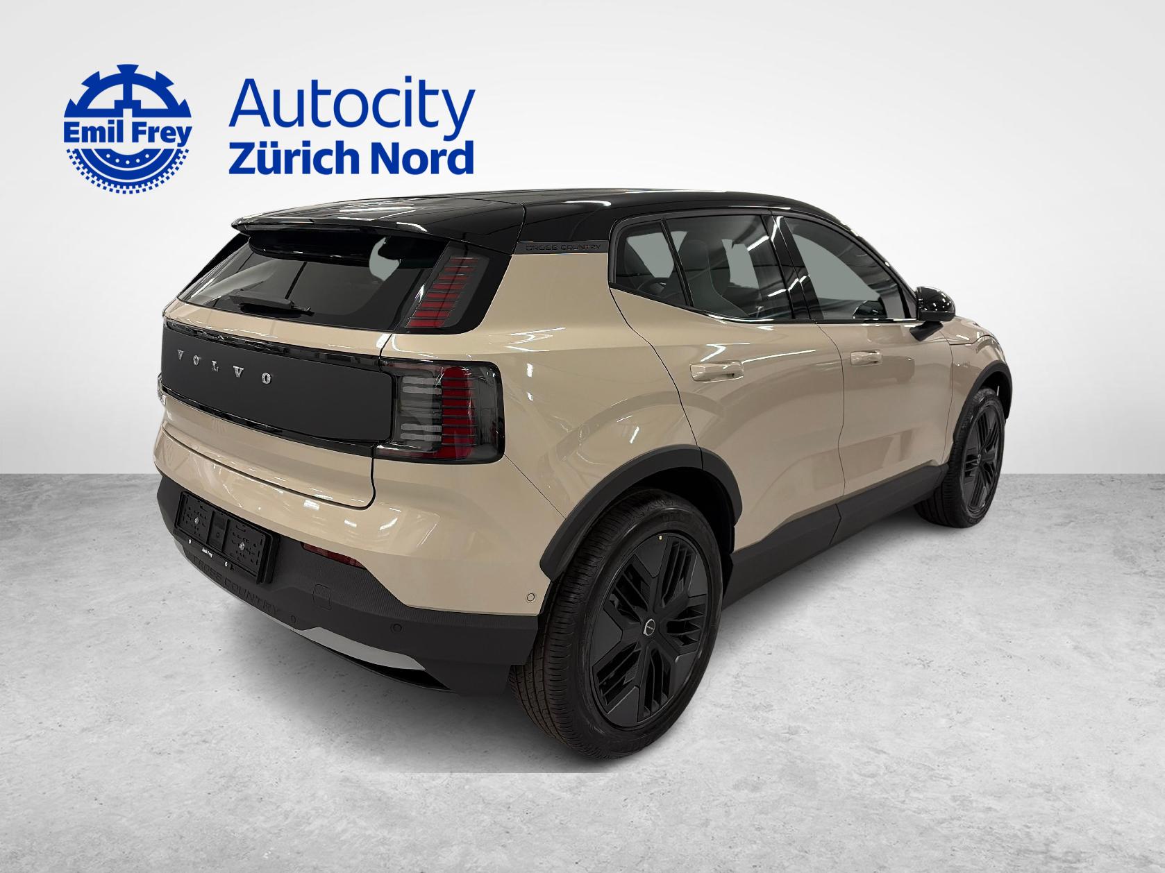 VOLVO EX30 CC P8 Ultra AWD-image-4