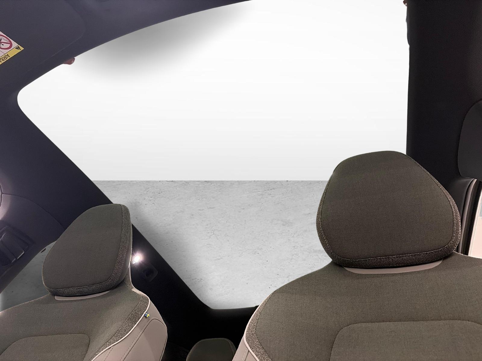 VOLVO EX30 CC P8 Ultra AWD-image-12