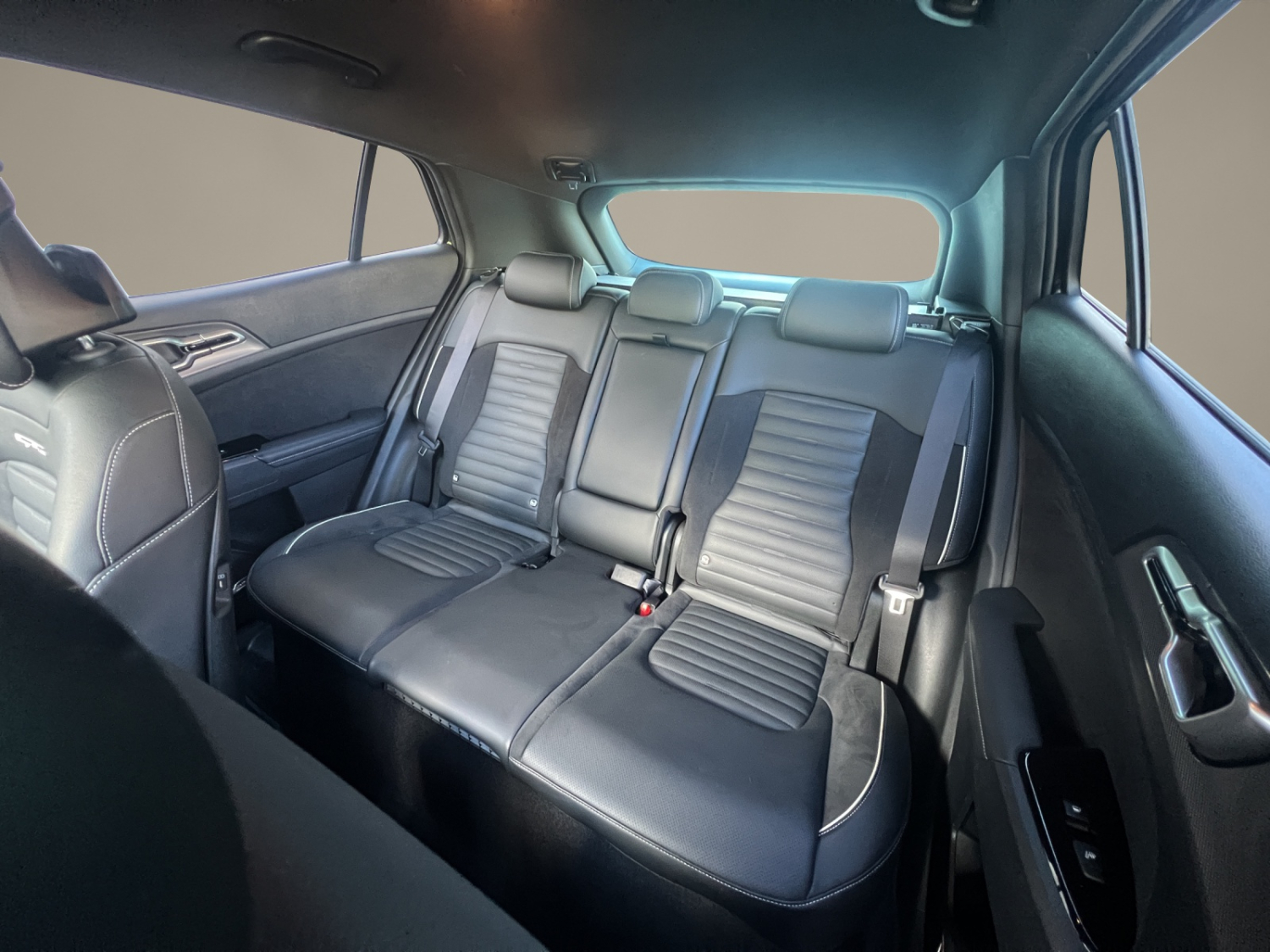 KIA Sportage 1.6 T-GDi Hybrid GT-Line-image-22