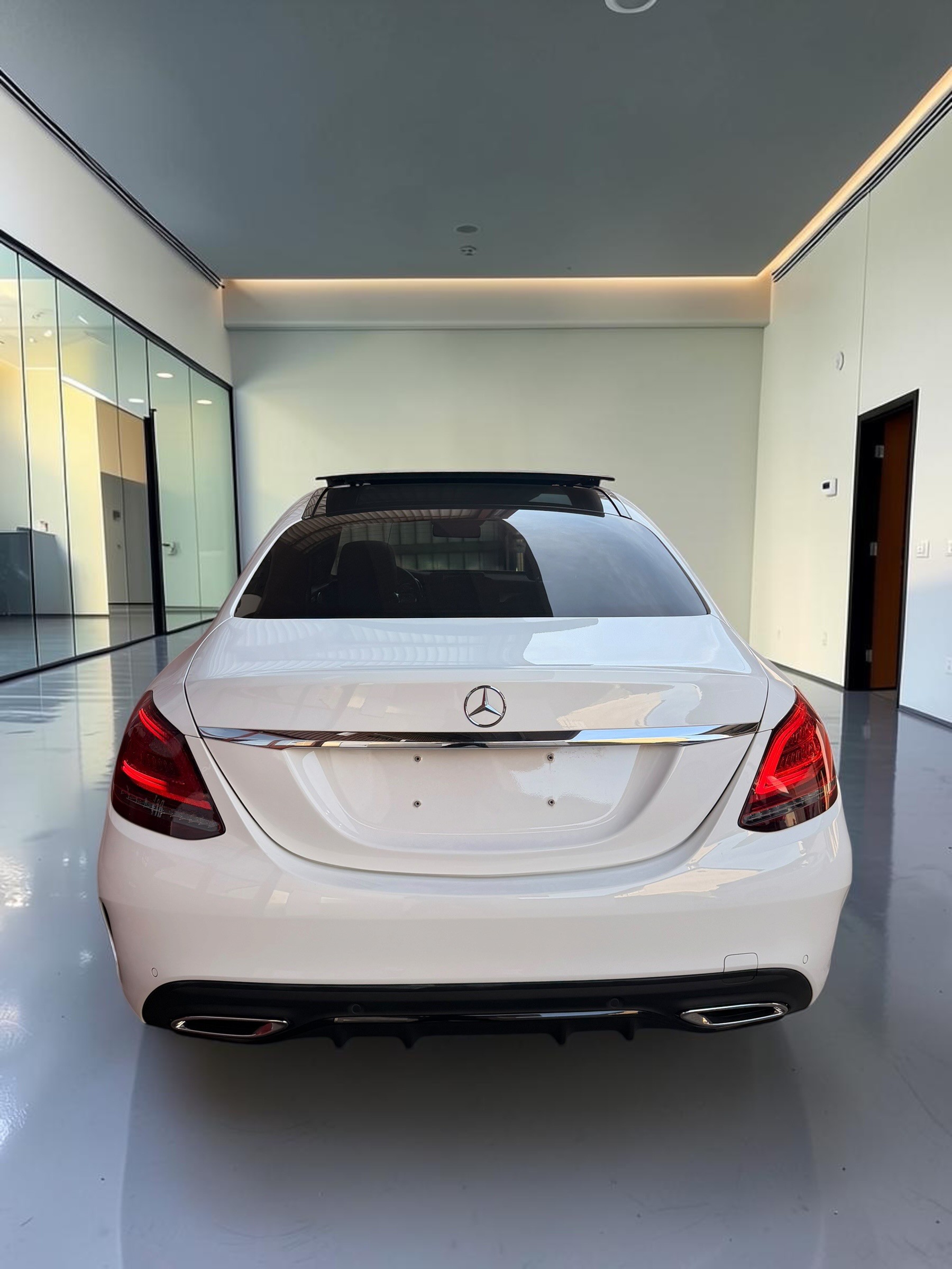 MERCEDES-BENZ C 220 d Swiss Star 4Matic 9G-Tronic-image-4