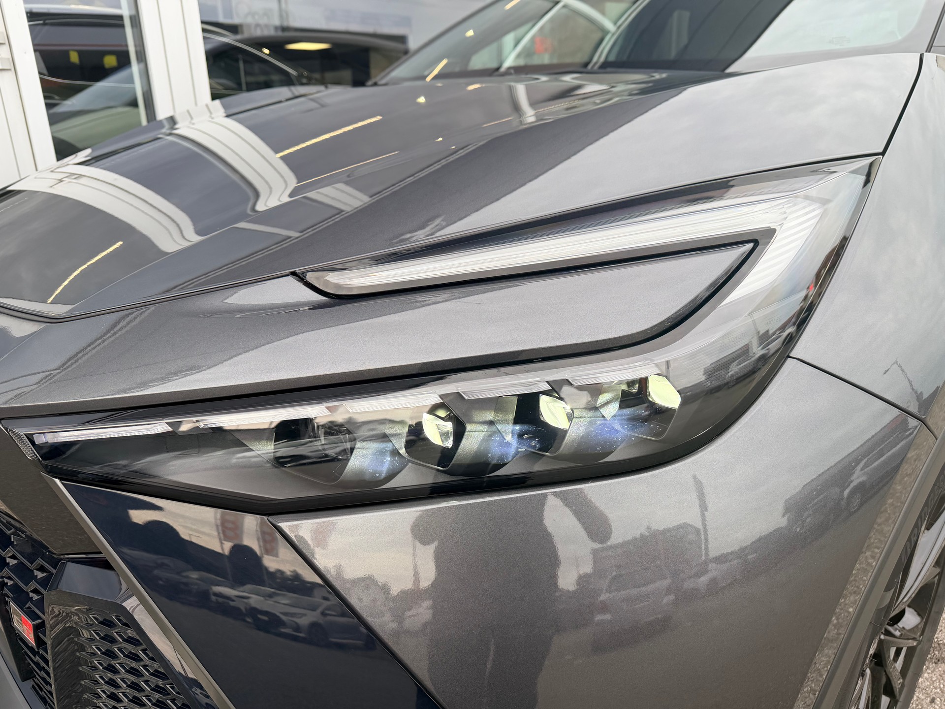 TOYOTA C-HR 2.0 HSD CVT GR Sport 4WD-image-2