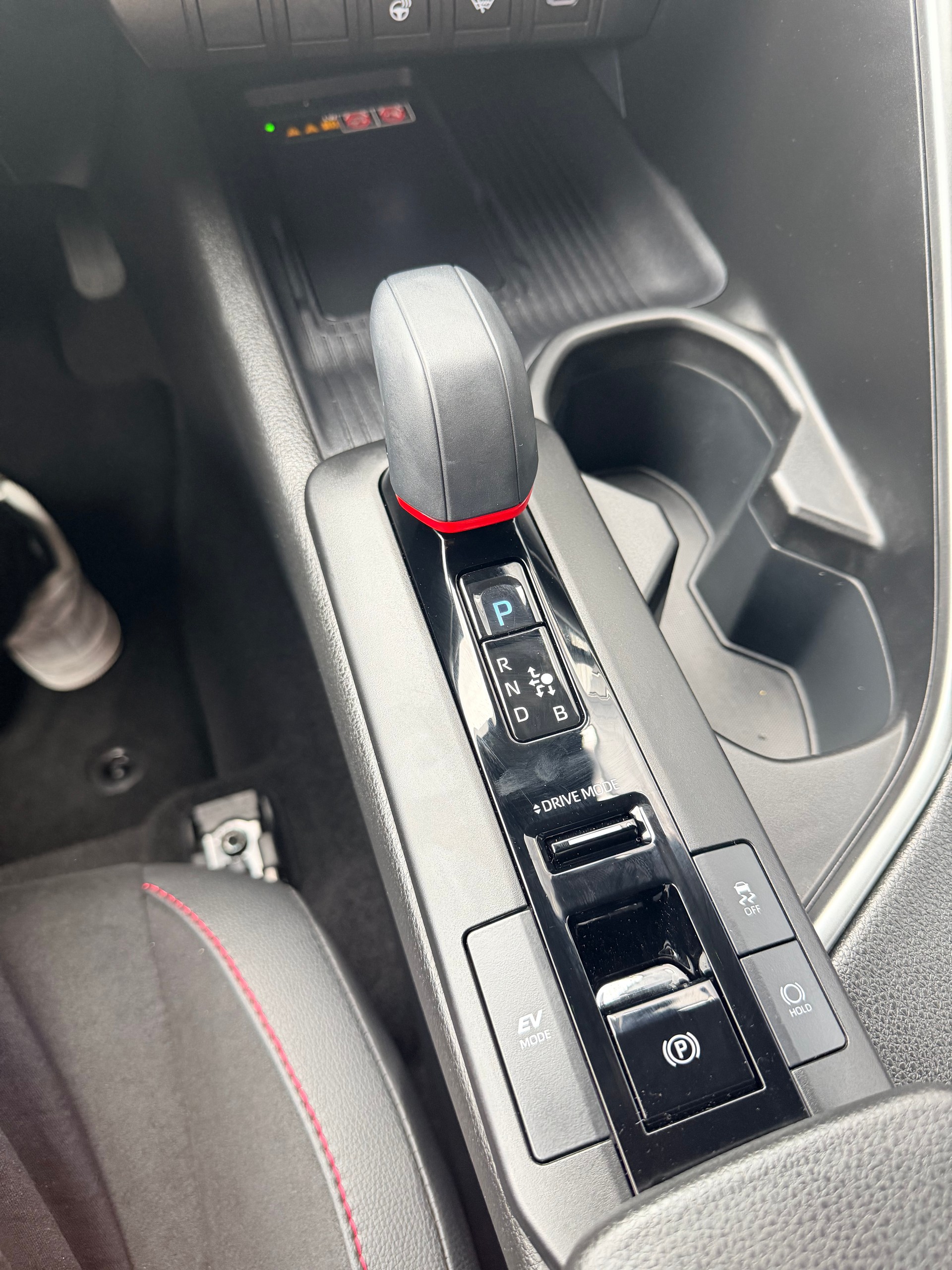 TOYOTA C-HR 2.0 HSD CVT GR Sport 4WD-image-20