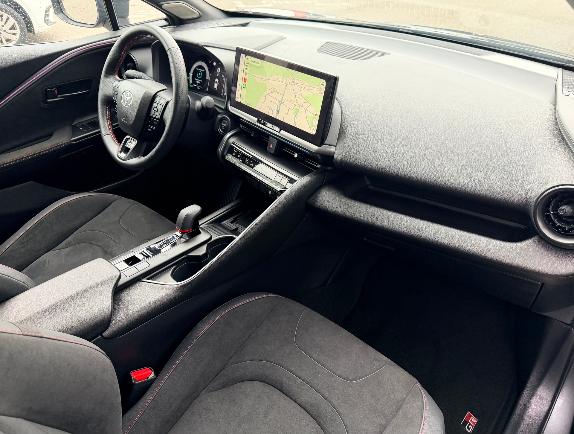 TOYOTA C-HR 2.0 HSD CVT GR Sport 4WD-image-10