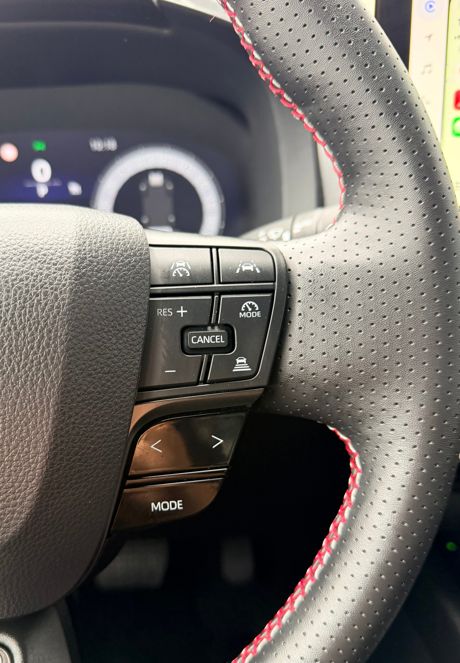 TOYOTA C-HR 2.0 HSD CVT GR Sport 4WD-image-18