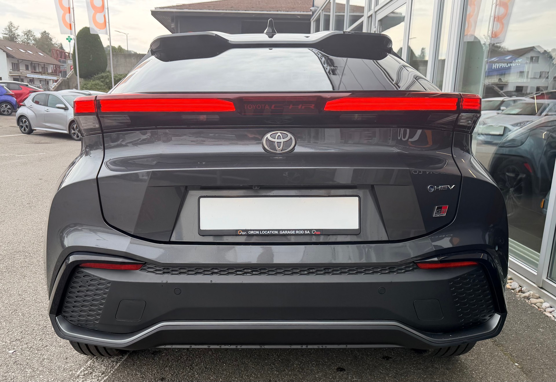 TOYOTA C-HR 2.0 HSD CVT GR Sport 4WD-image-7