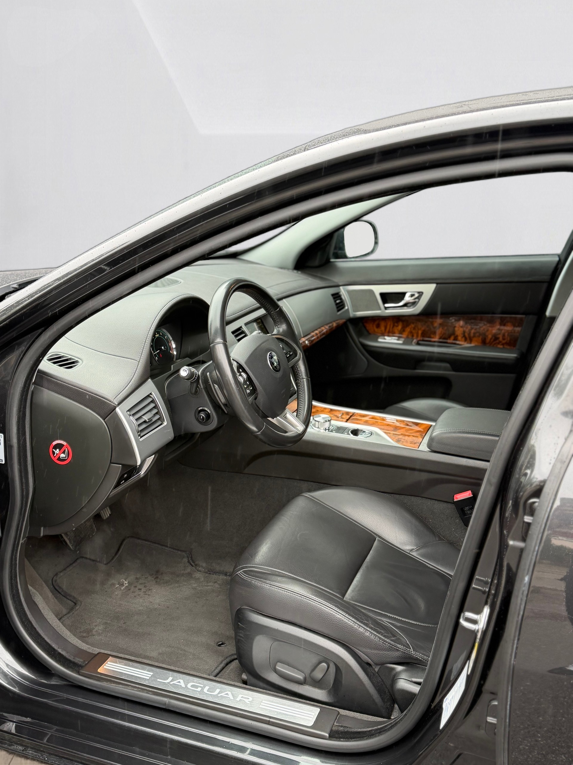 JAGUAR XF 3.0 V6 S/C 4x4-image-11