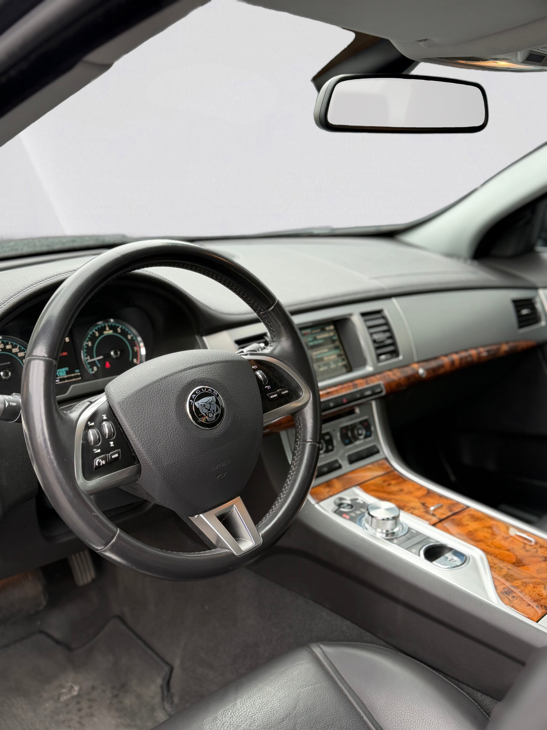 JAGUAR XF 3.0 V6 S/C 4x4-image-10