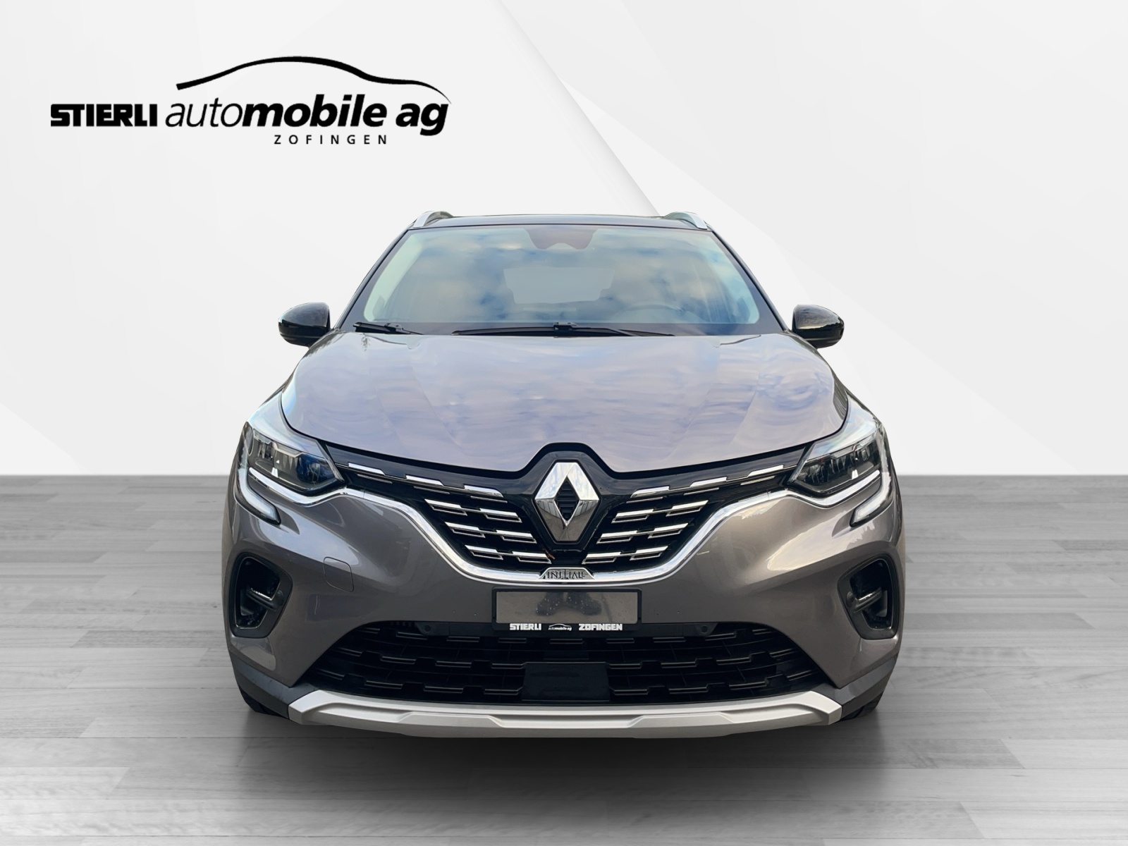 RENAULT Captur 1.3 TCe 140 Initiale EDC-showroom-element-1