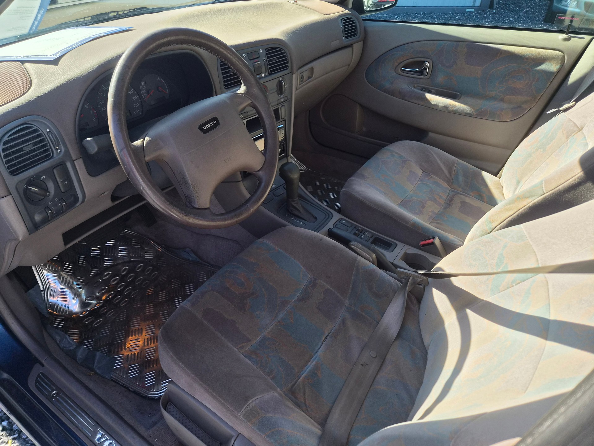 VOLVO S40 2.0-image-11