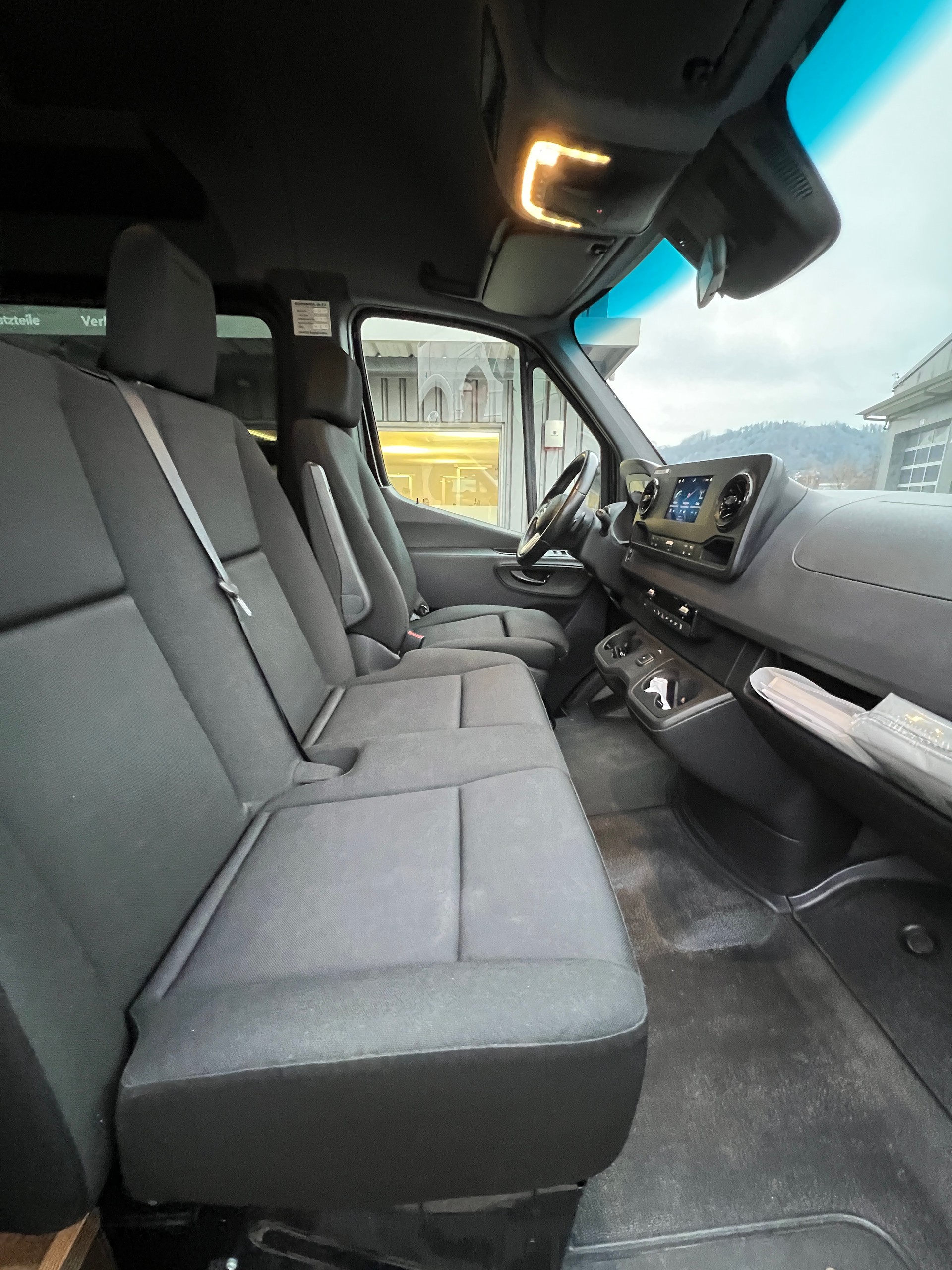 MERCEDES-BENZ 519 CDI VIP Midibus schwarz-image-10