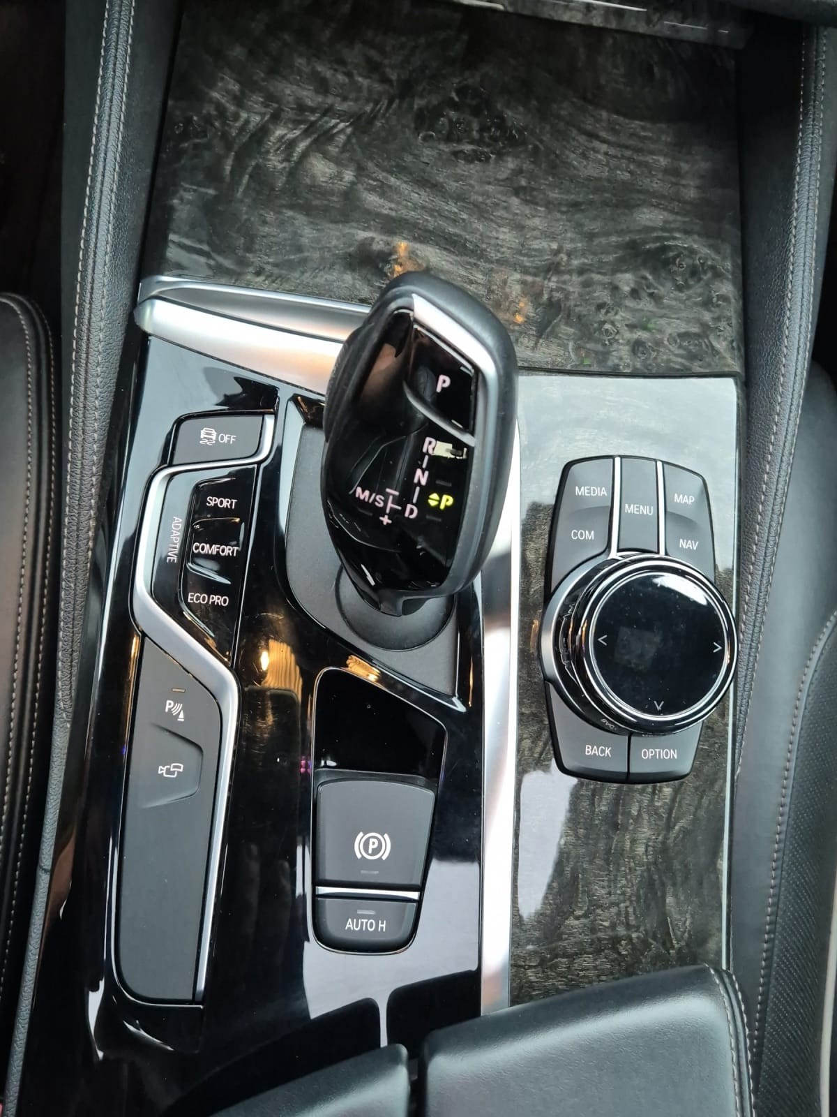 BMW M550d xDrive Touring Steptronic-image-12