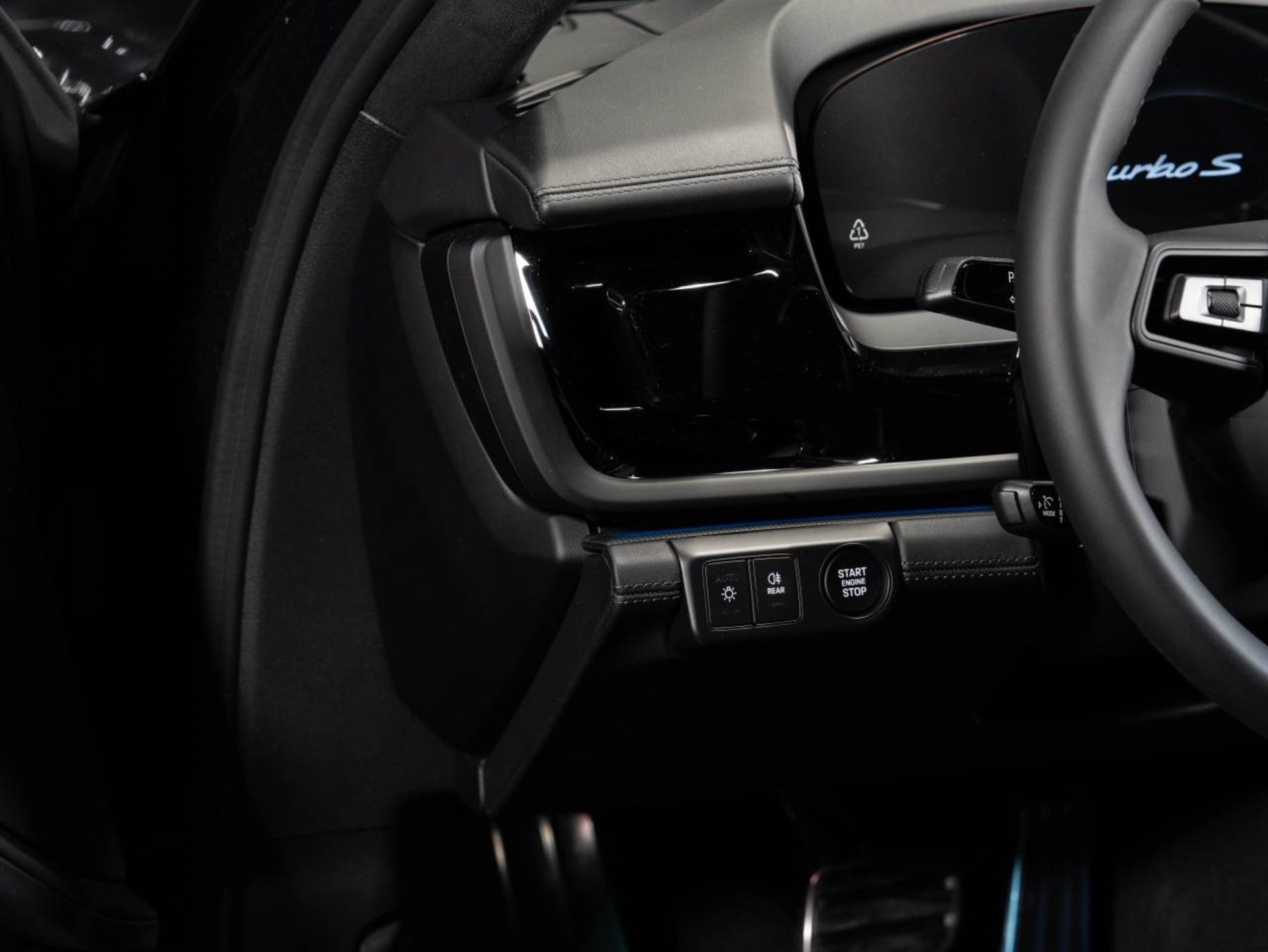 PORSCHE Panamera Turbo S E-Hybrid-image-18