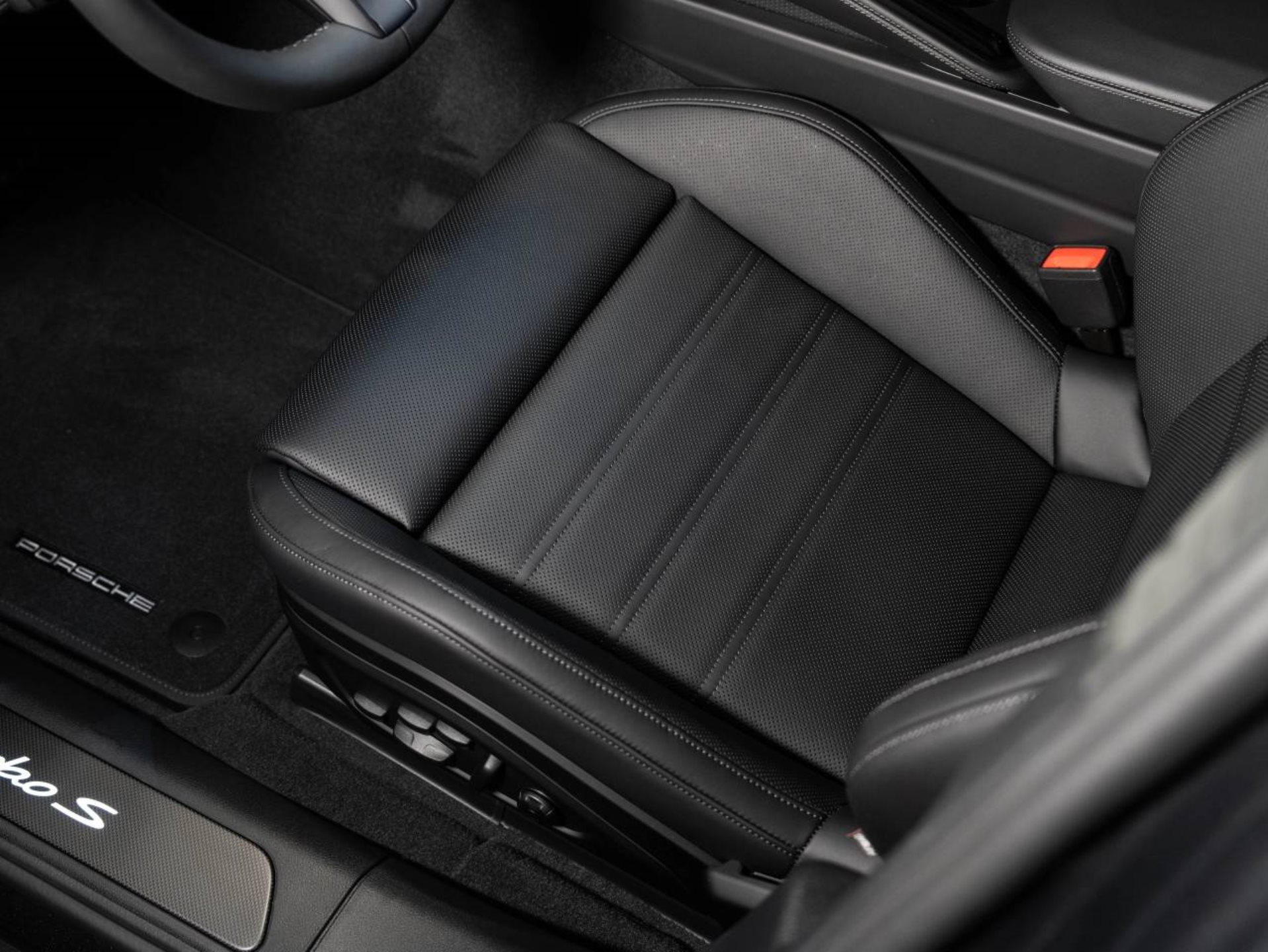 PORSCHE Panamera Turbo S E-Hybrid-image-17
