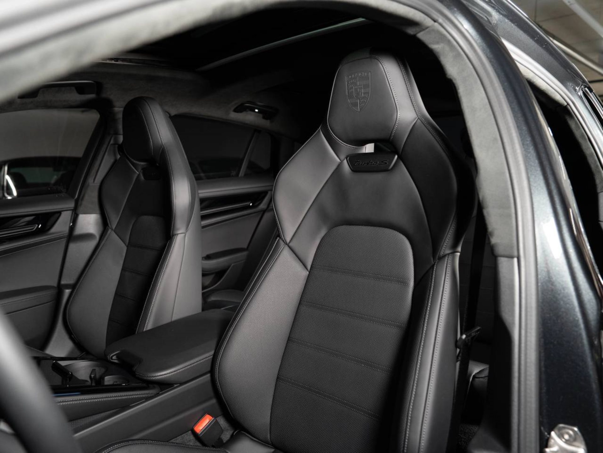 PORSCHE Panamera Turbo S E-Hybrid-image-15