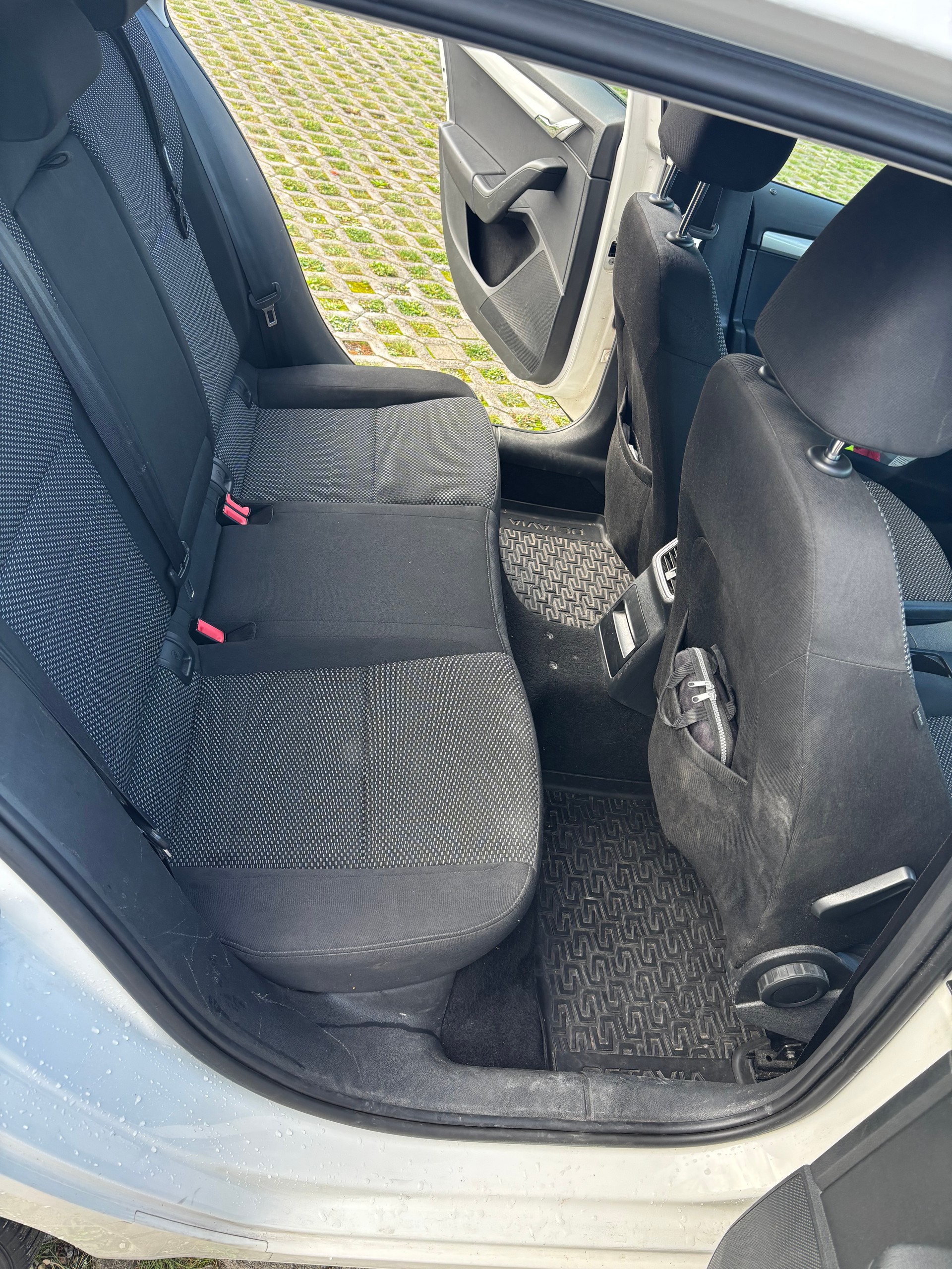 SKODA 1.8 TSI Ambition 4x4 DSG-image-8
