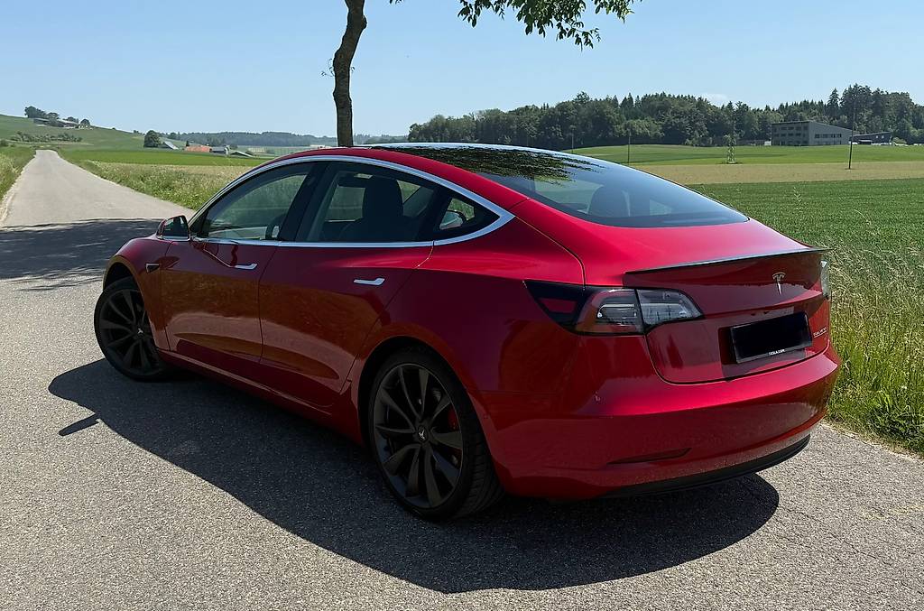 TESLA Model 3 Performance Dual Motor AWD-image-2