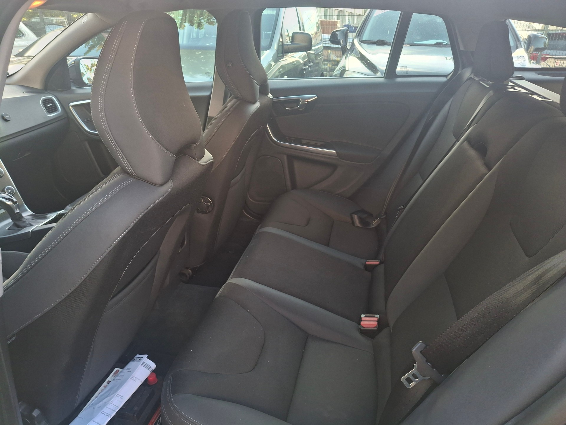 VOLVO V60 D4 Kinetic Geartronic-image-7