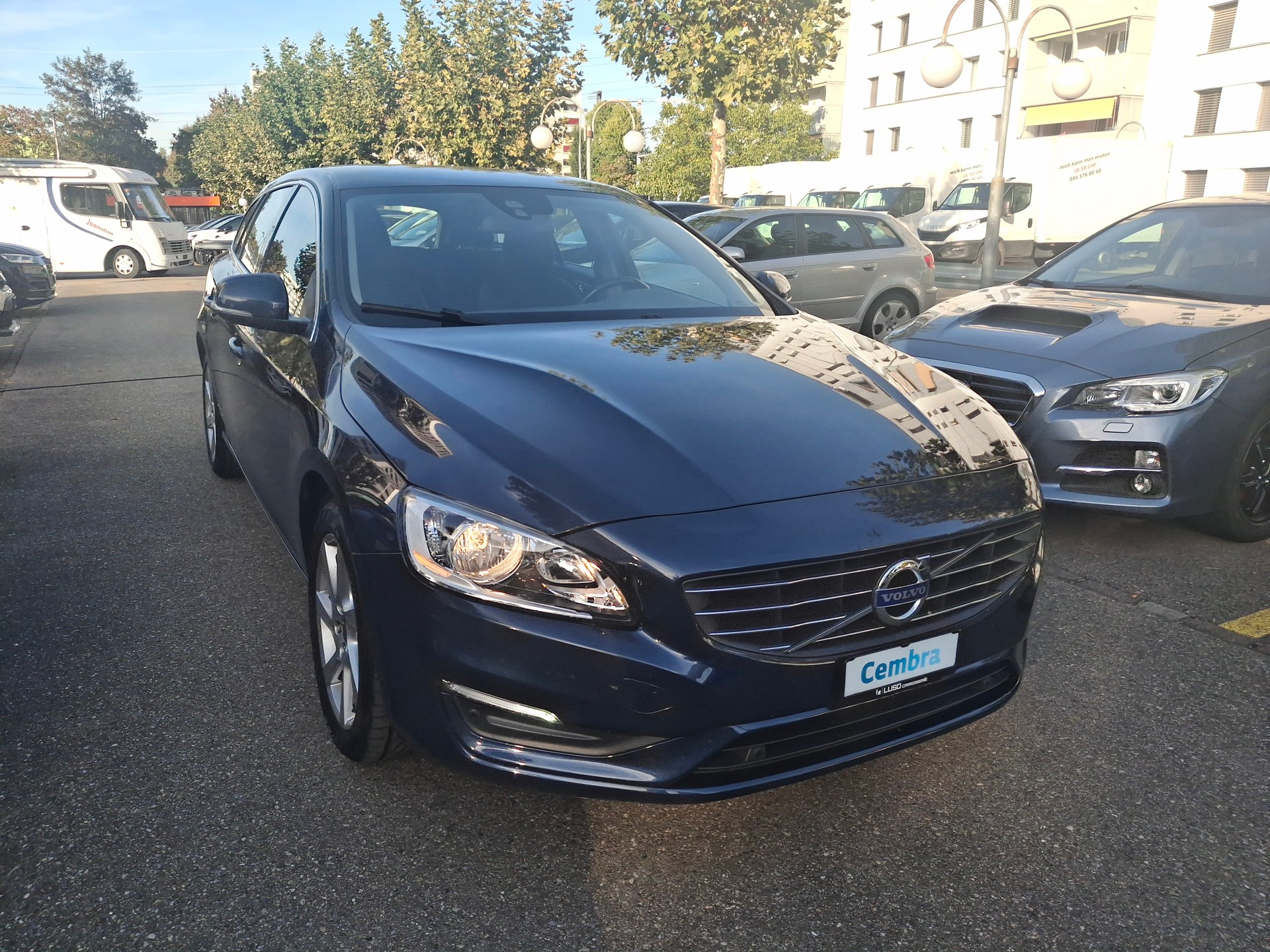 VOLVO V60 D4 Kinetic Geartronic-image-4