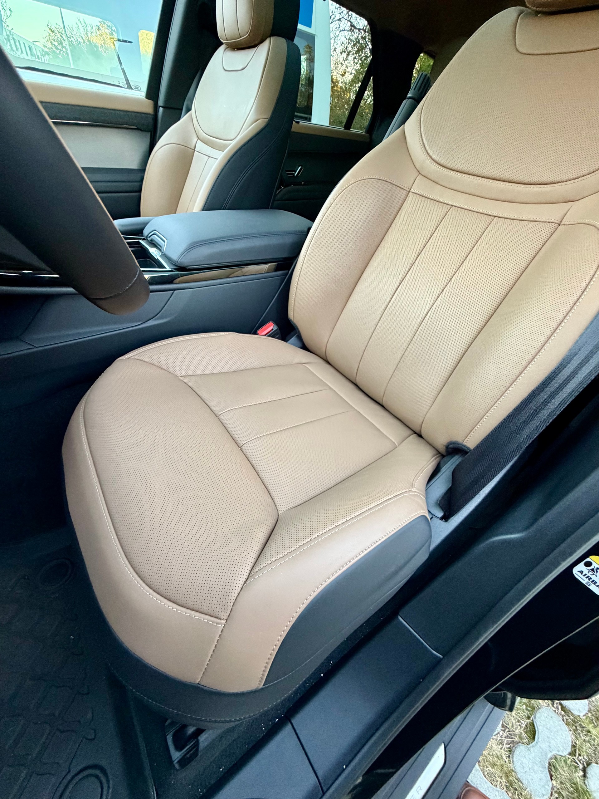 LAND ROVER 3.0 I6 P460e SE Dynamic-image-6