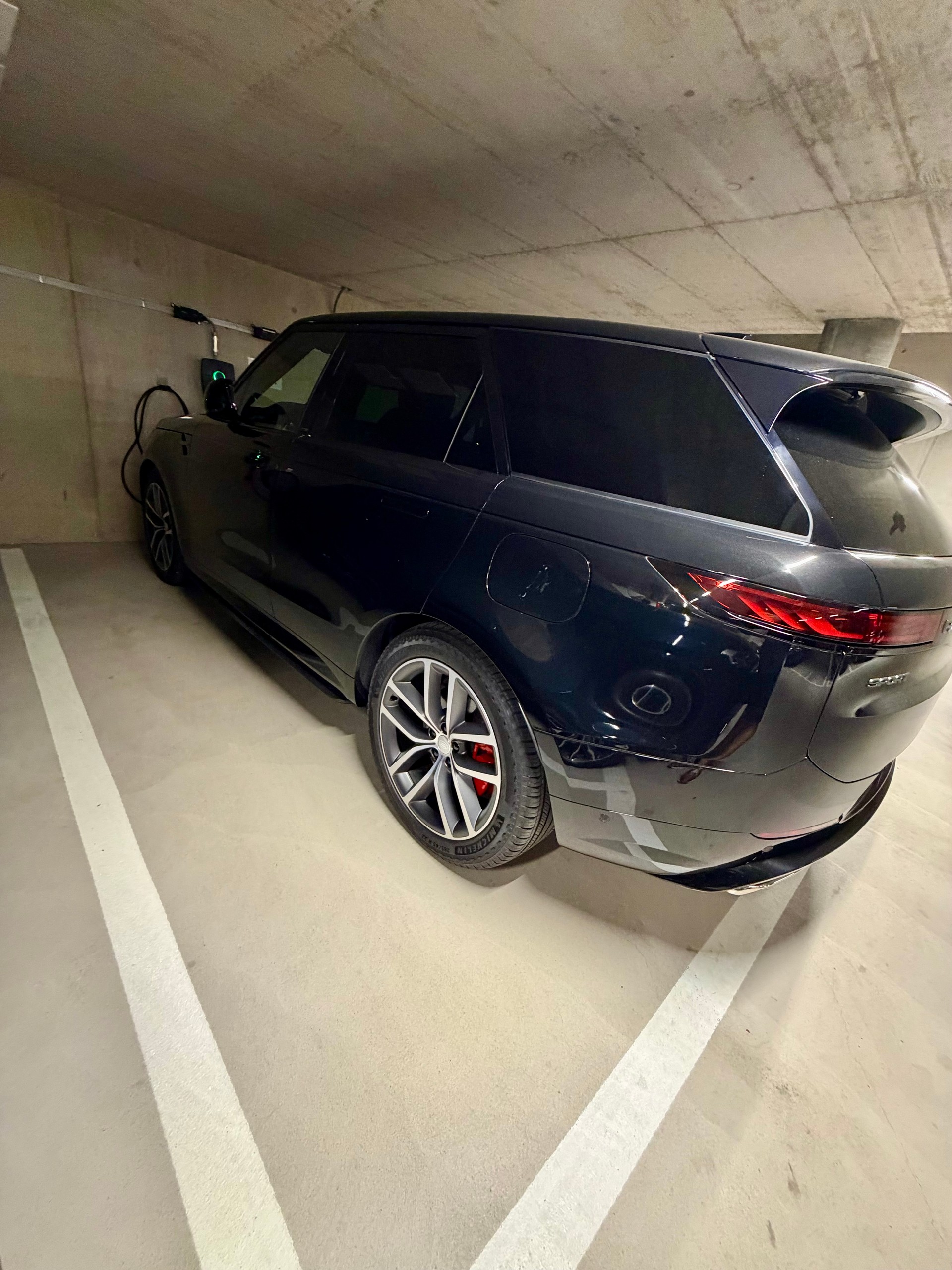 LAND ROVER 3.0 I6 P460e SE Dynamic-image-9