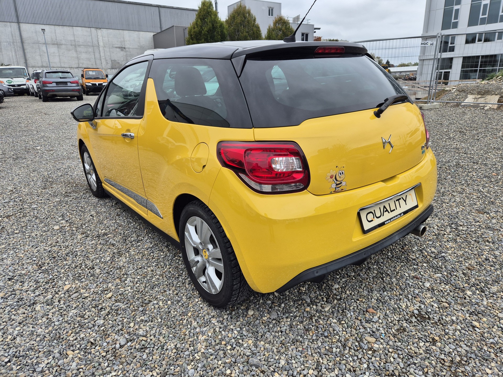 DS AUTOMOBILES DS 3 1.2 PureTech SO Chic EAT6-image-4