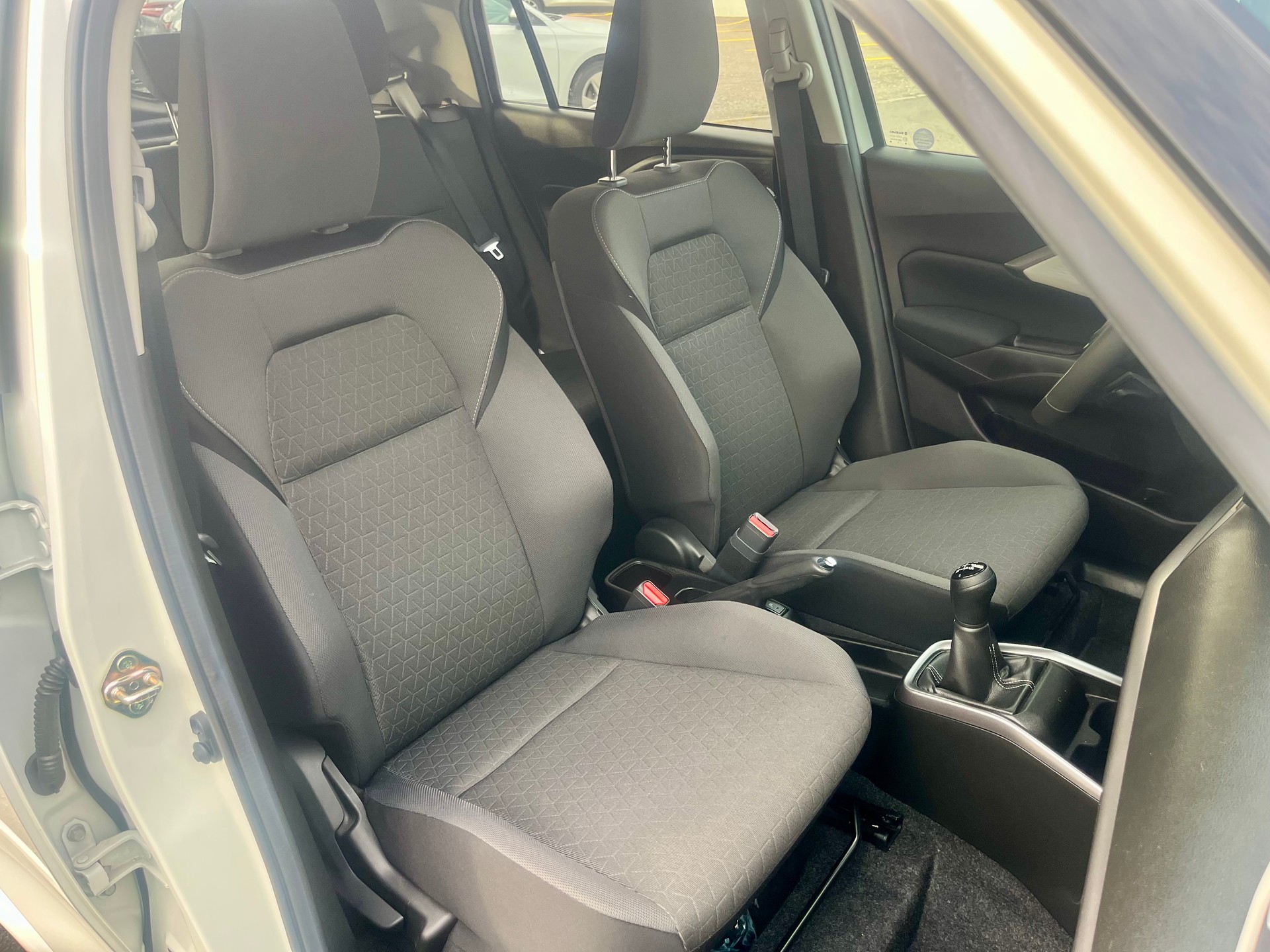 SUZUKI Swift 1.2 Compact Top Hybrid 4x4 Swiss Edition-image-27
