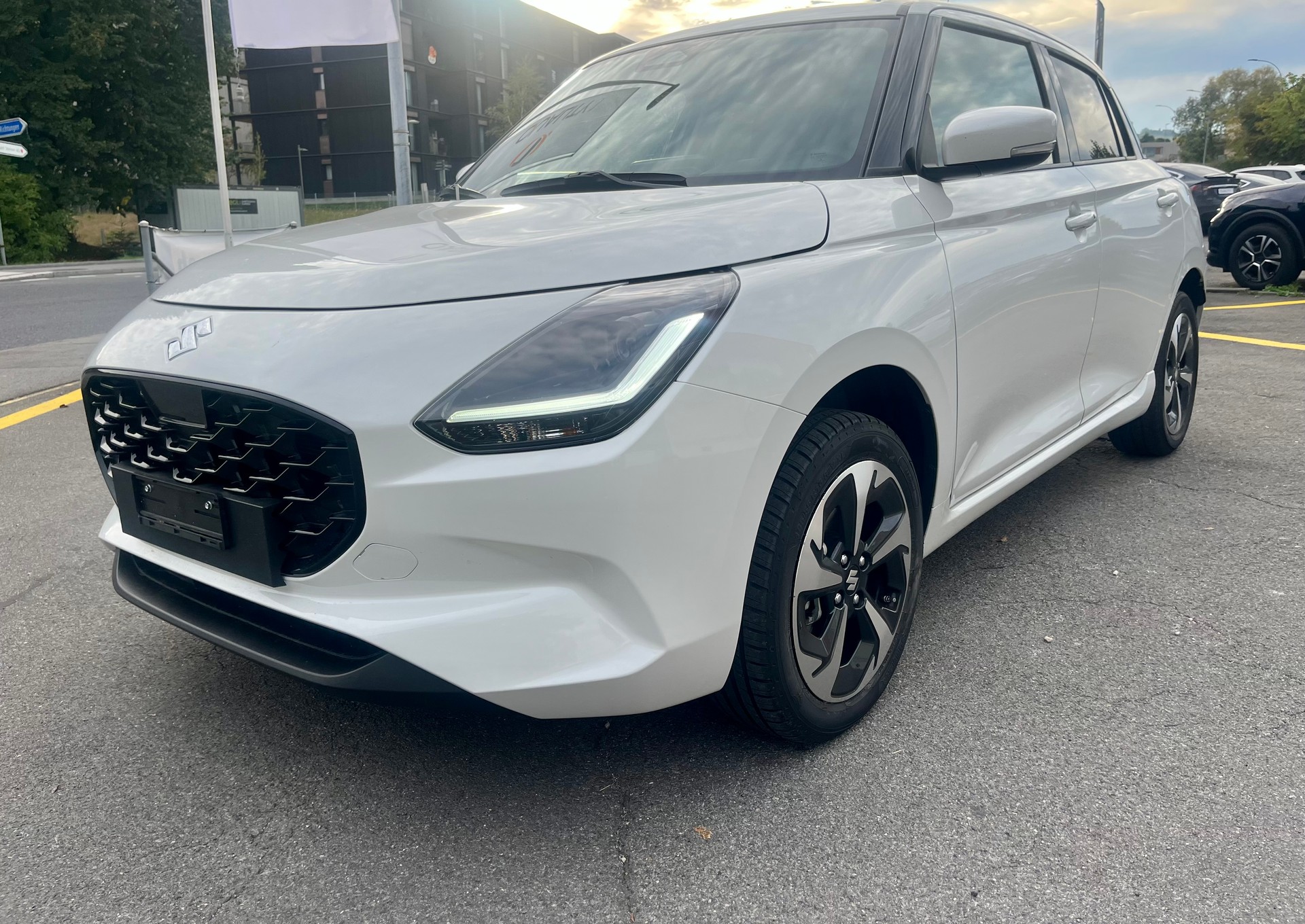 SUZUKI Swift 1.2 Compact Top Hybrid 4x4 Swiss Edition-image-0