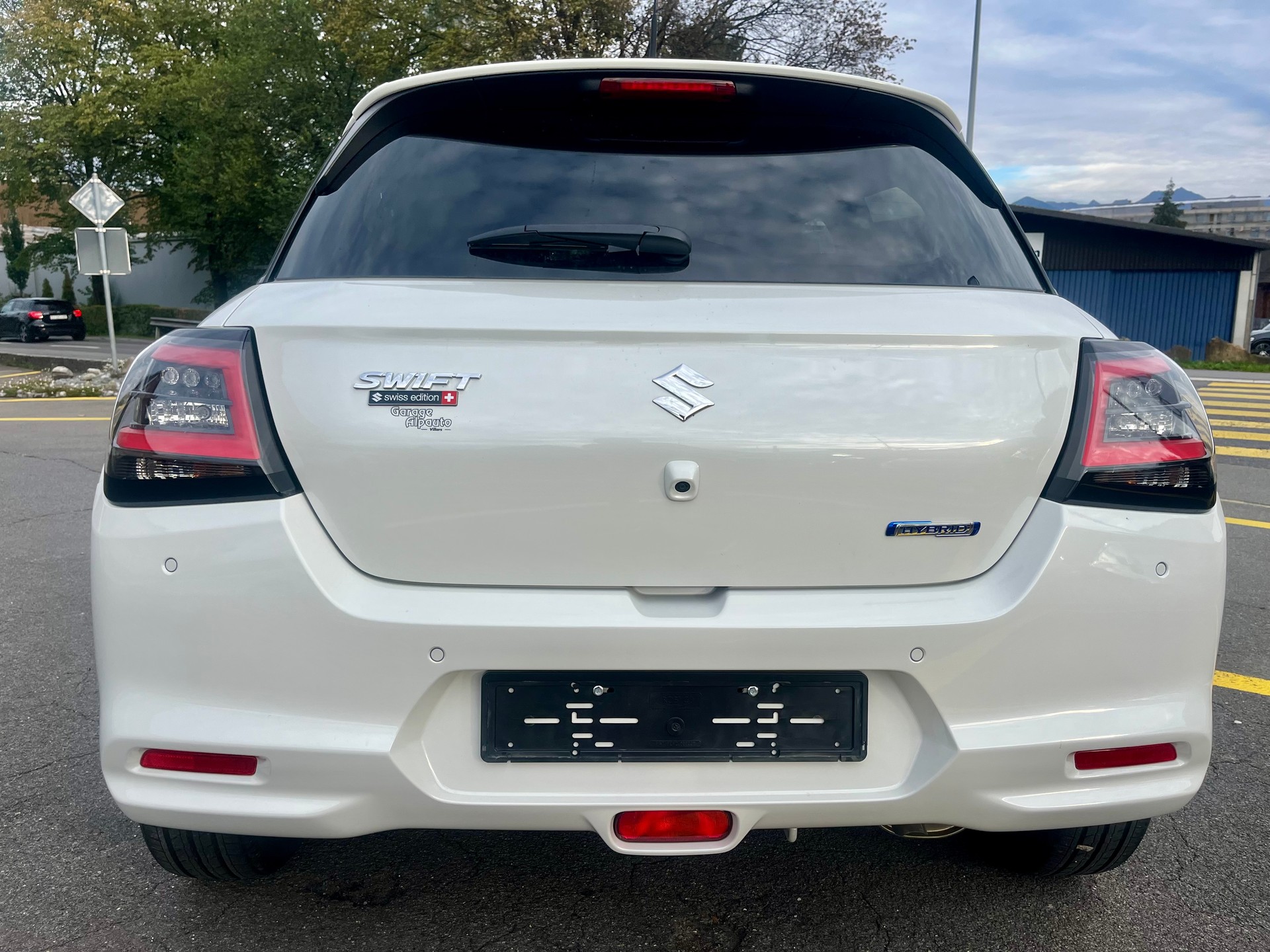 SUZUKI Swift 1.2 Compact Top Hybrid 4x4 Swiss Edition-image-6