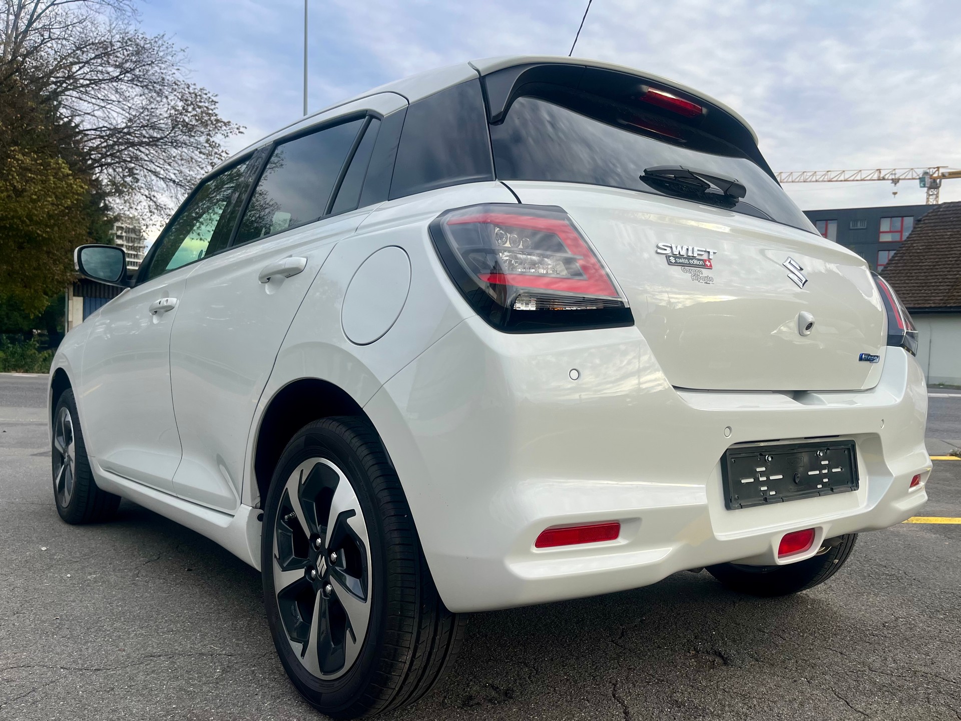 SUZUKI Swift 1.2 Compact Top Hybrid 4x4 Swiss Edition-image-8