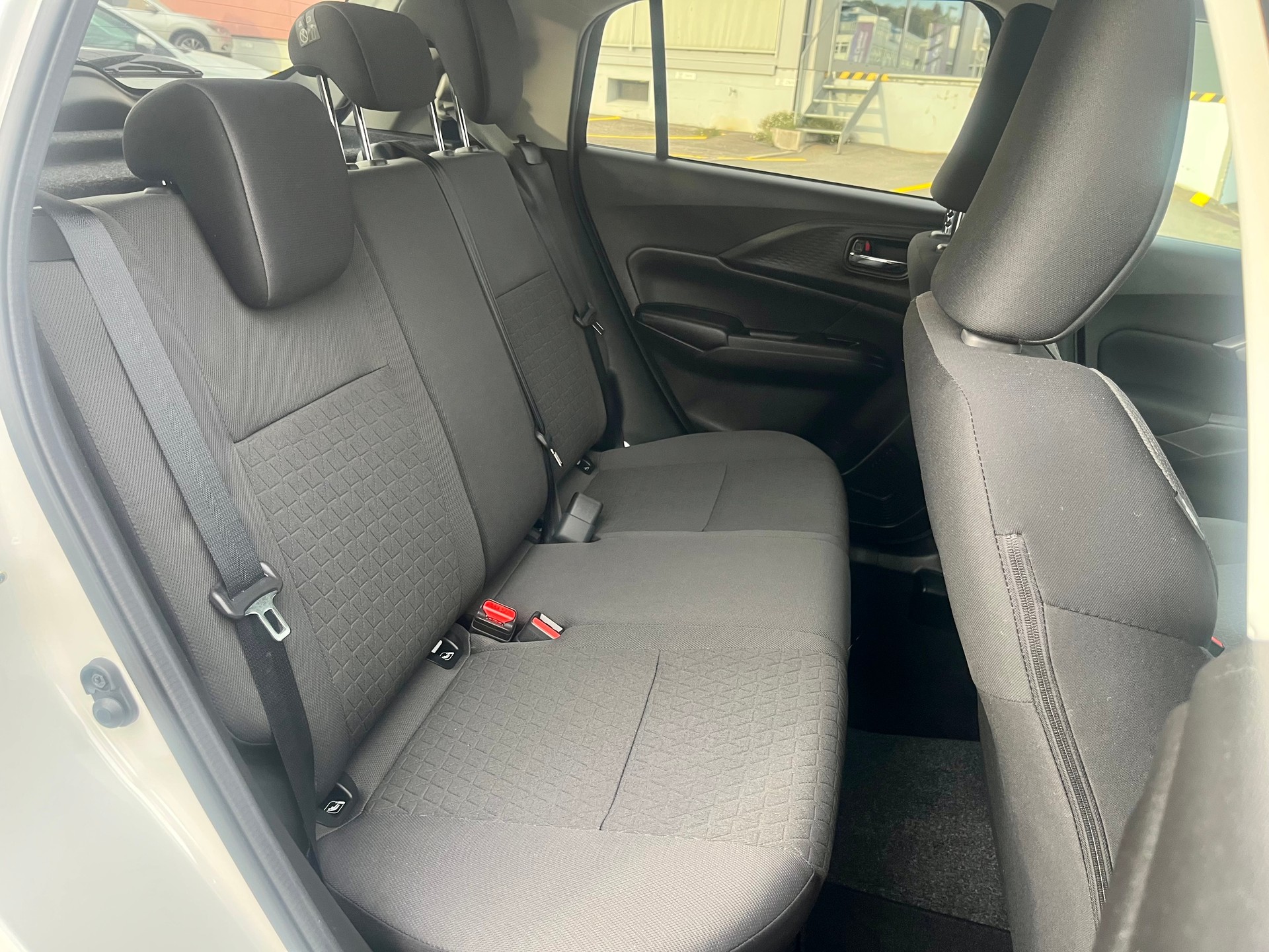 SUZUKI Swift 1.2 Compact Top Hybrid 4x4 Swiss Edition-image-29
