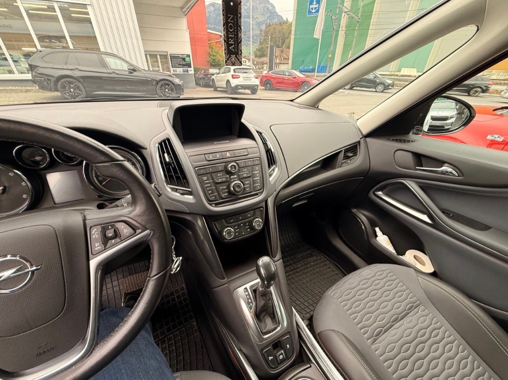 OPEL Zafira Tourer 2.0 CDTi Cosmo Automatic-image-4