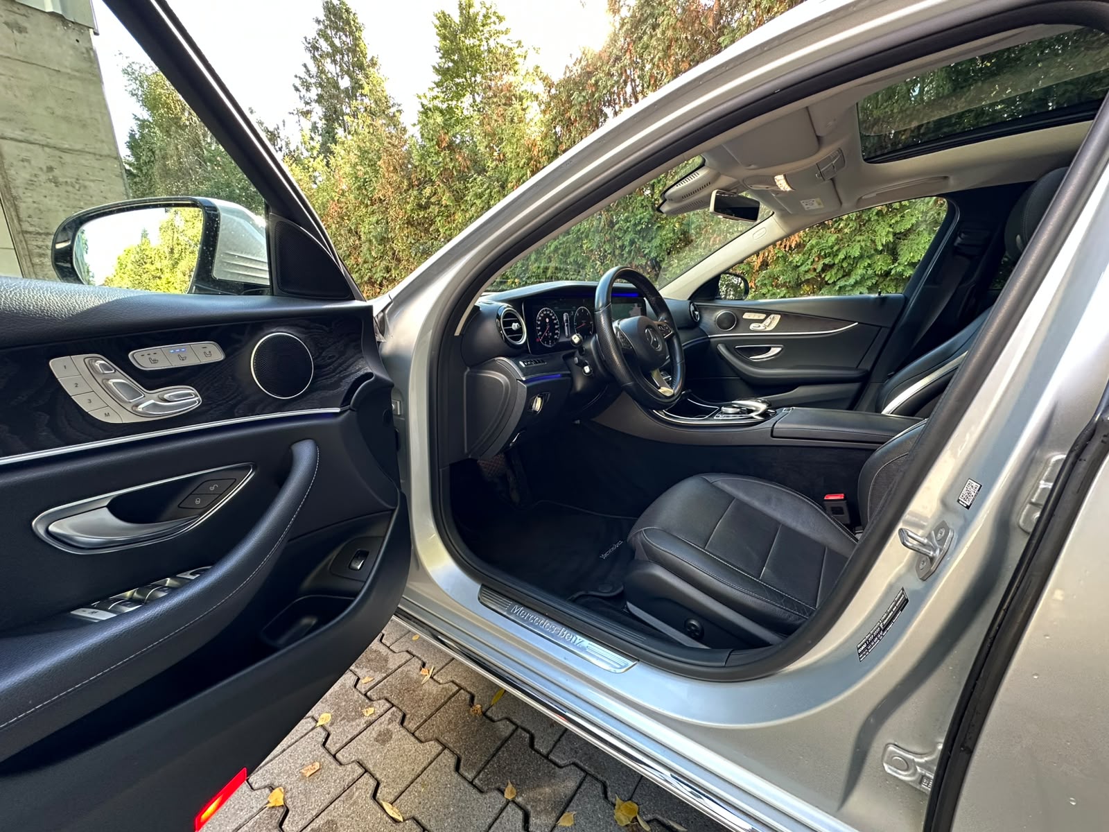 MERCEDES-BENZ E 350 d Avantgarde 4Matic 9G-Tronic-image-8