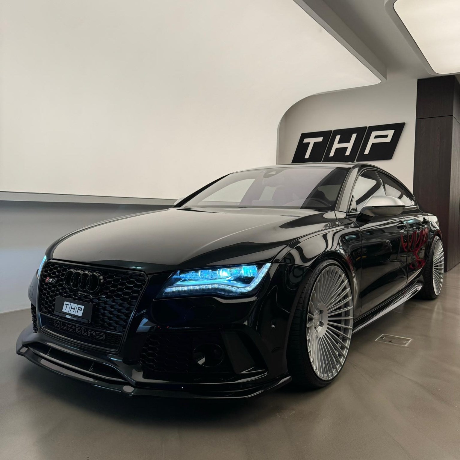 AUDI RS7 Sportback 4.0 TFSI V8 quattro S-tronic-image-1