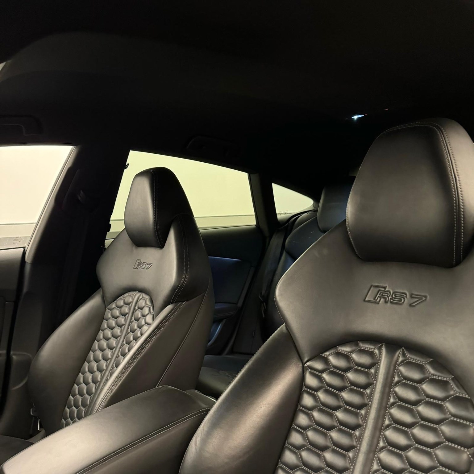 AUDI RS7 Sportback 4.0 TFSI V8 quattro S-tronic-image-5