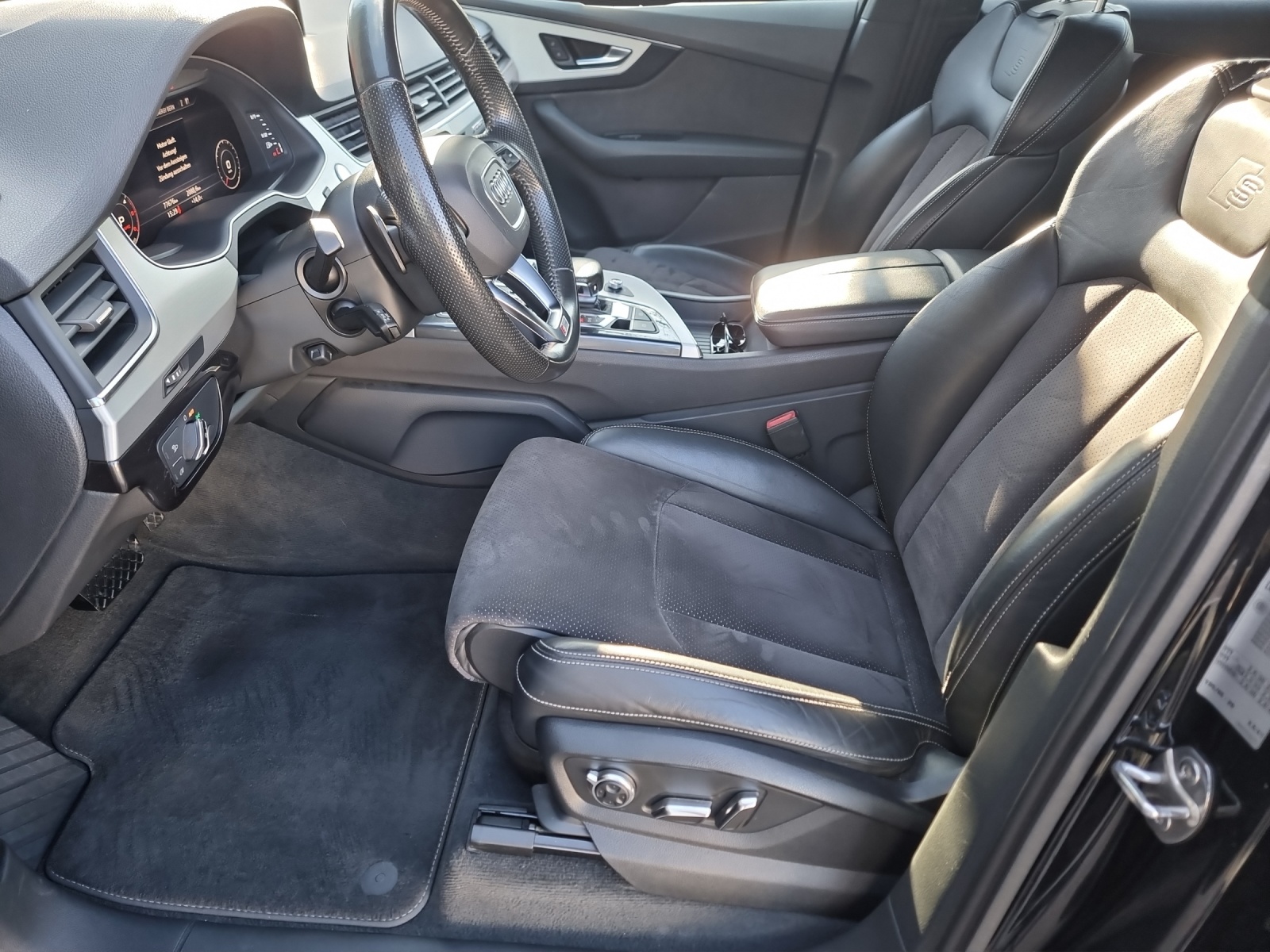 AUDI Q7 3.0 TDI quattro tiptronic 7 Plätzer-image-8
