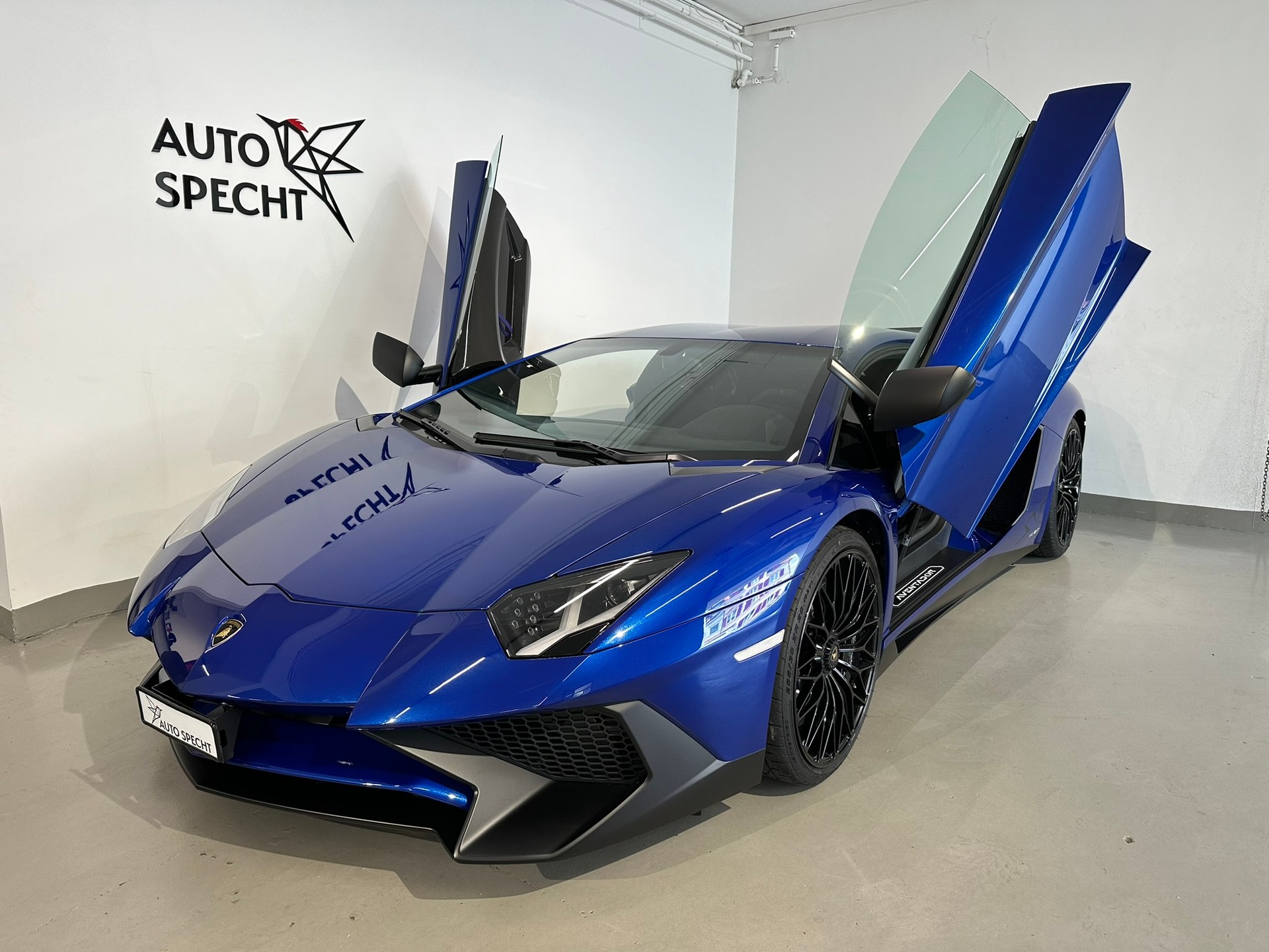 LAMBORGHINI Aventador LP750-4 Superveloce Coupé E-Gear-showroom-element-3