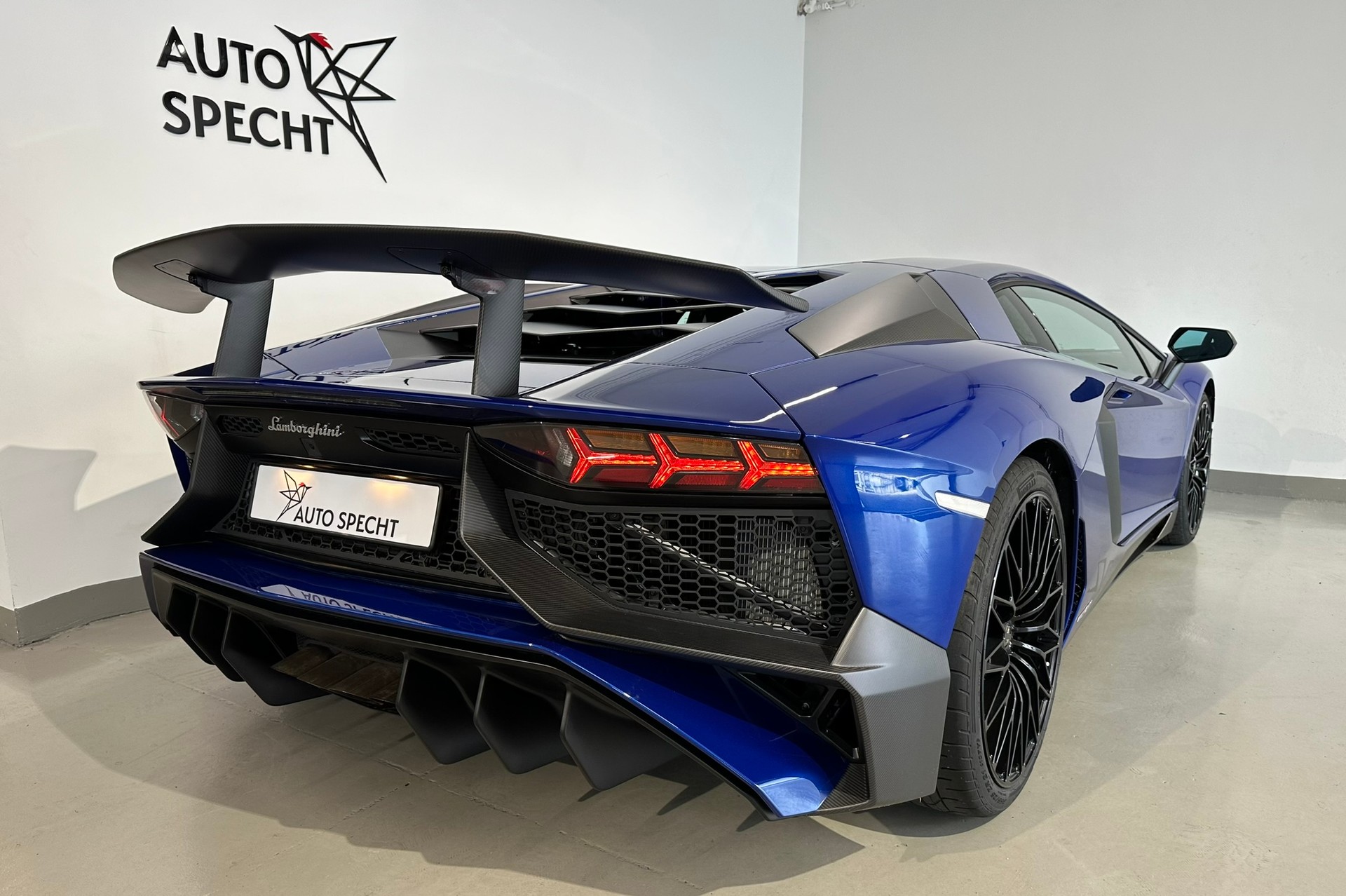 LAMBORGHINI Aventador LP750-4 Superveloce Coupé E-Gear-image-8