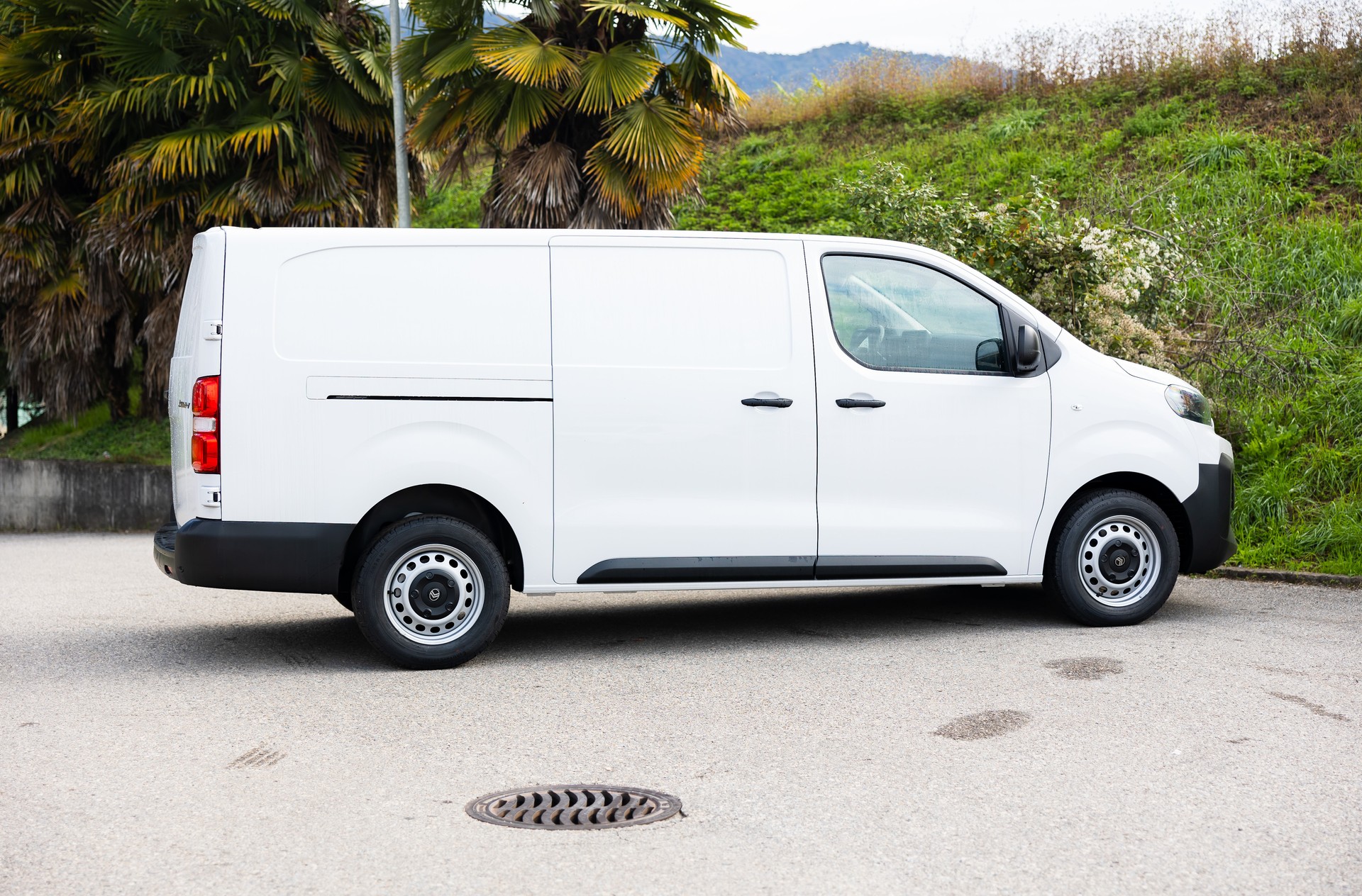 CITROEN NEW MODEL 2025 Jumpy (Frigo -20°) 2.0 BlueHDi 145 XL-image-3