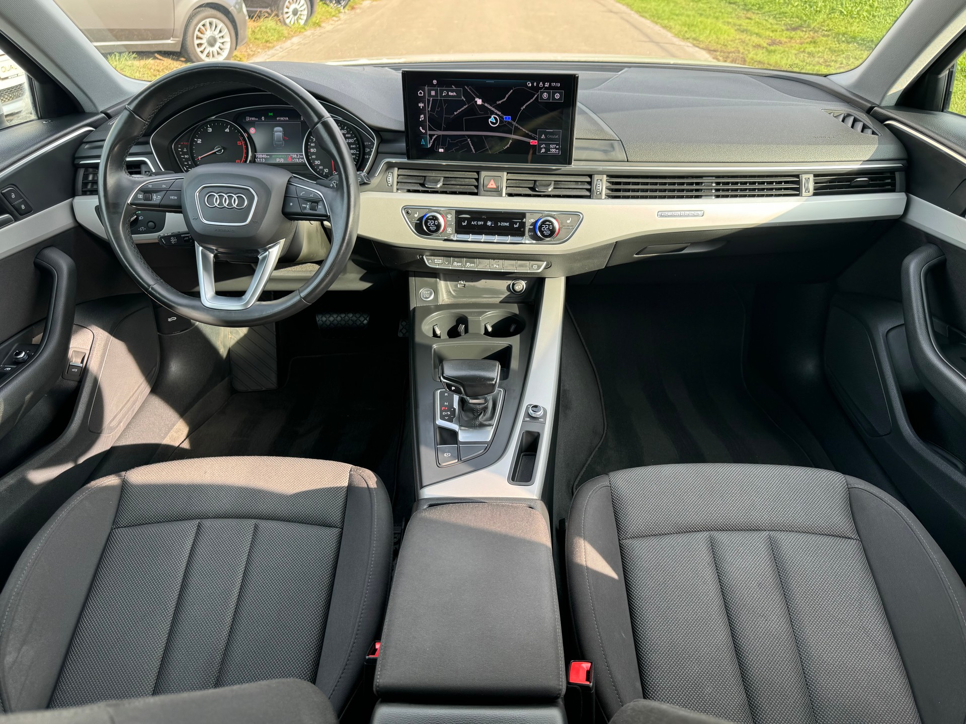 AUDI A4 Avant 40 TDI advanced quattro S-tronic-image-7