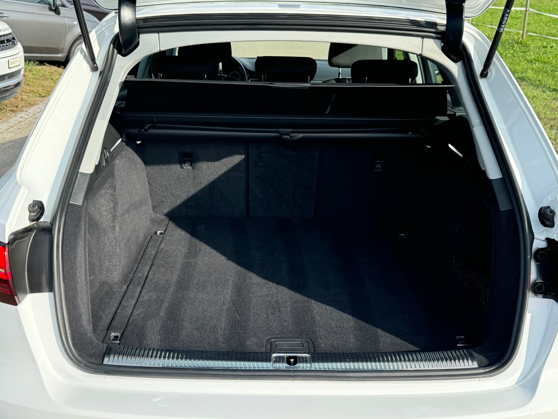 AUDI A4 Avant 40 TDI advanced quattro S-tronic-image-10