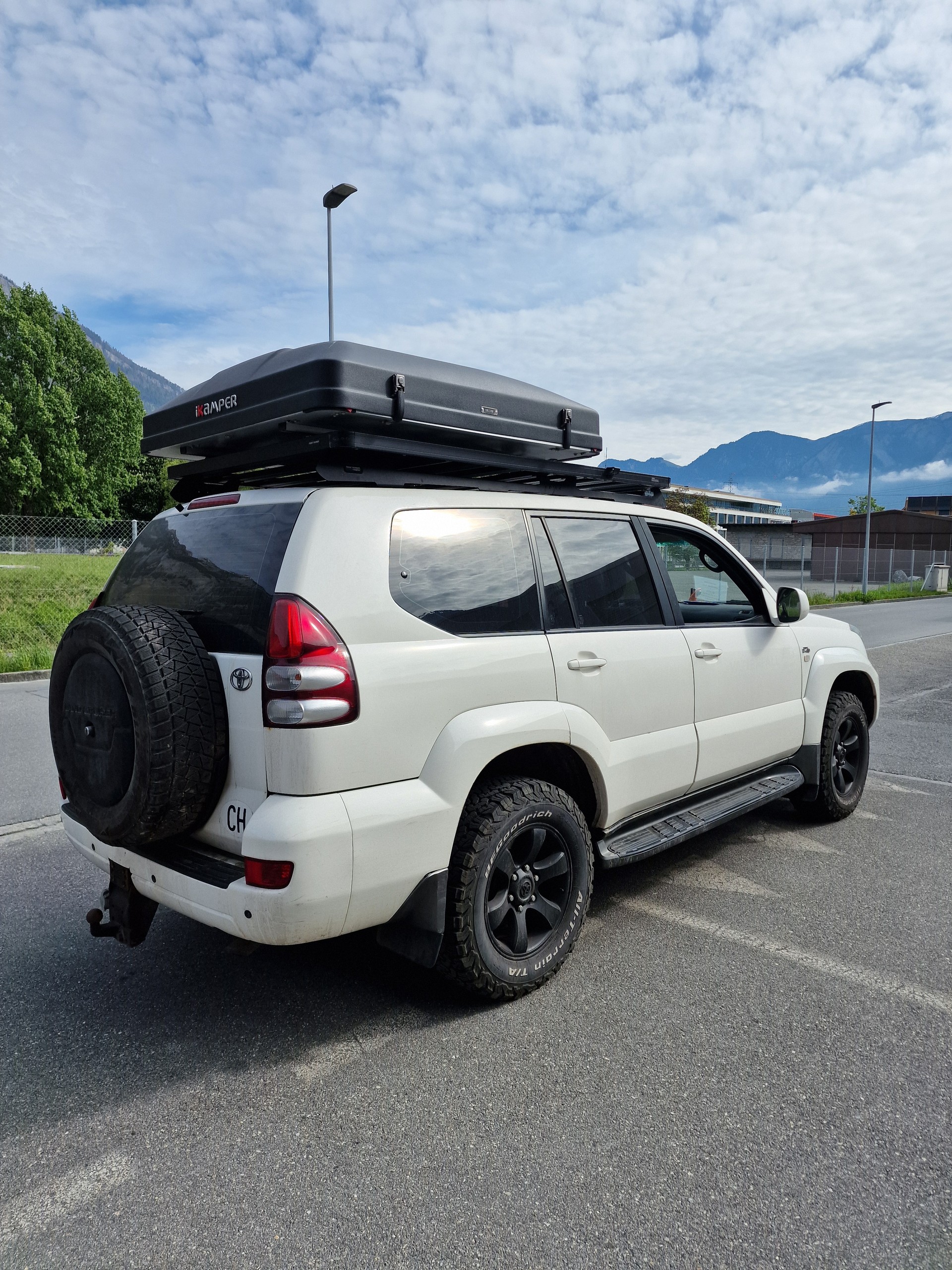 TOYOTA Land Cruiser 3.0 TD Linea Terra-image-4