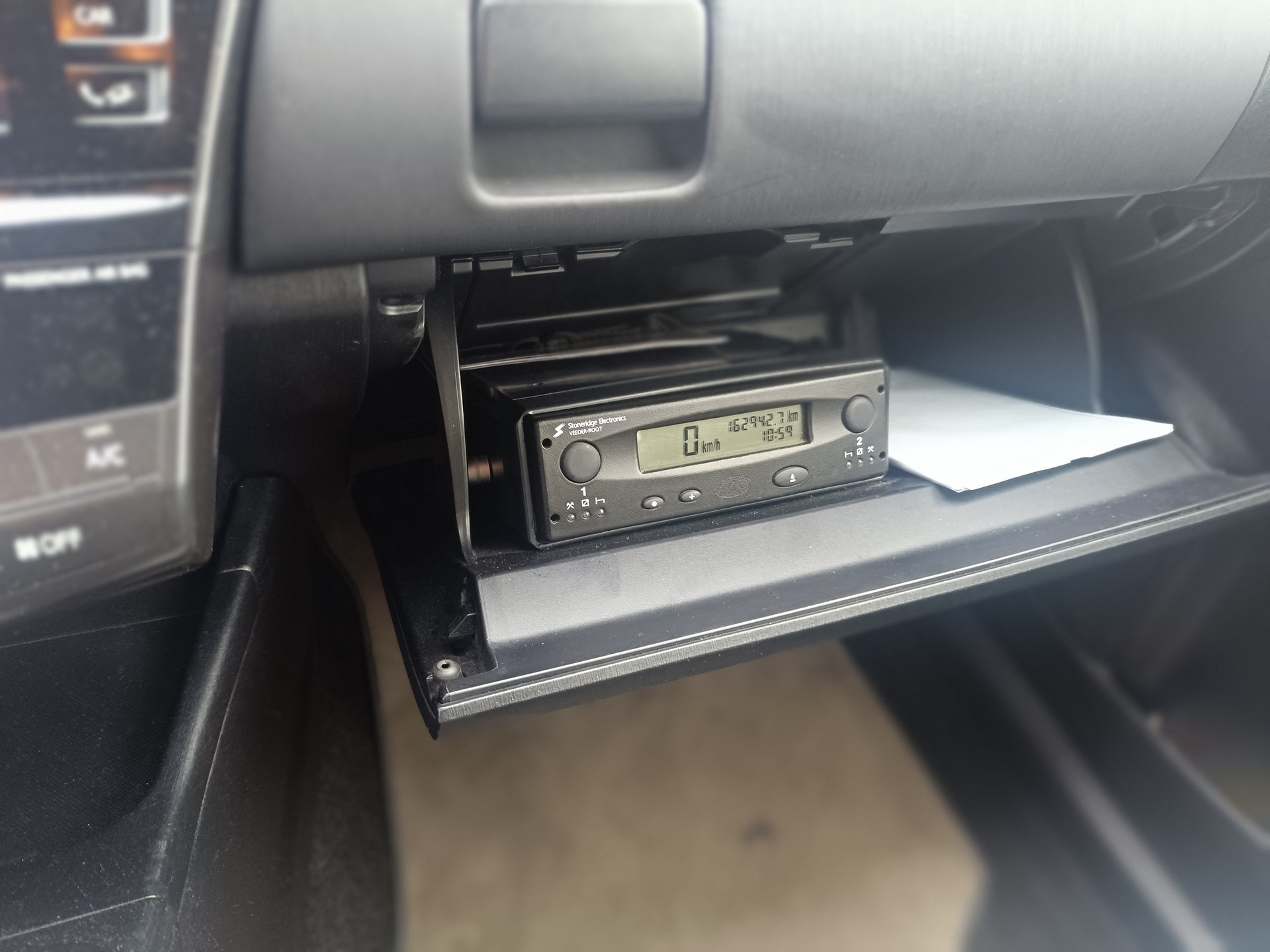 TOYOTA Prius+ 1.8 VVT-i HSD Comfort-image-4
