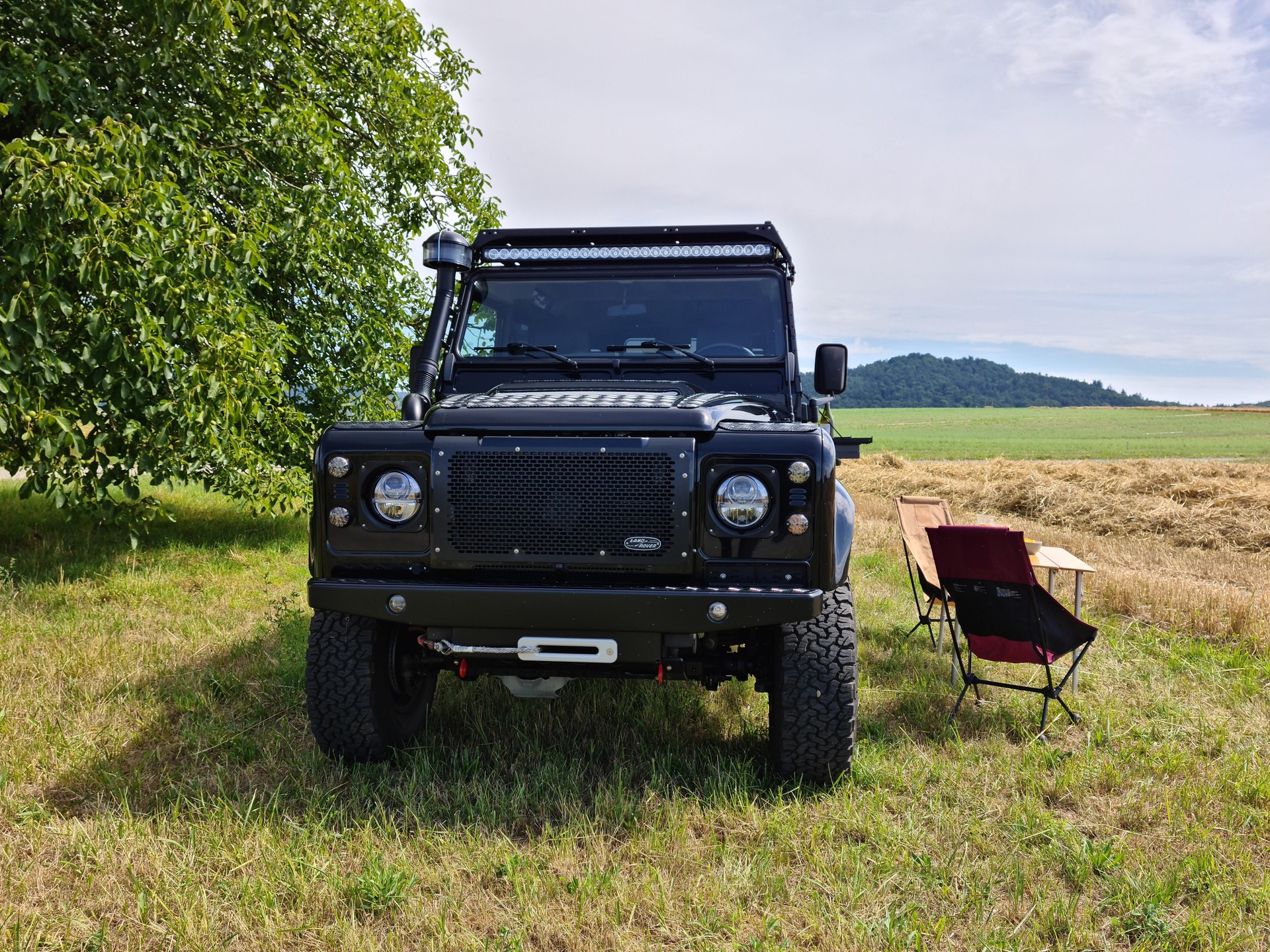 LAND ROVER Defender 110 2.2 TD4 Station Wagon-image-6