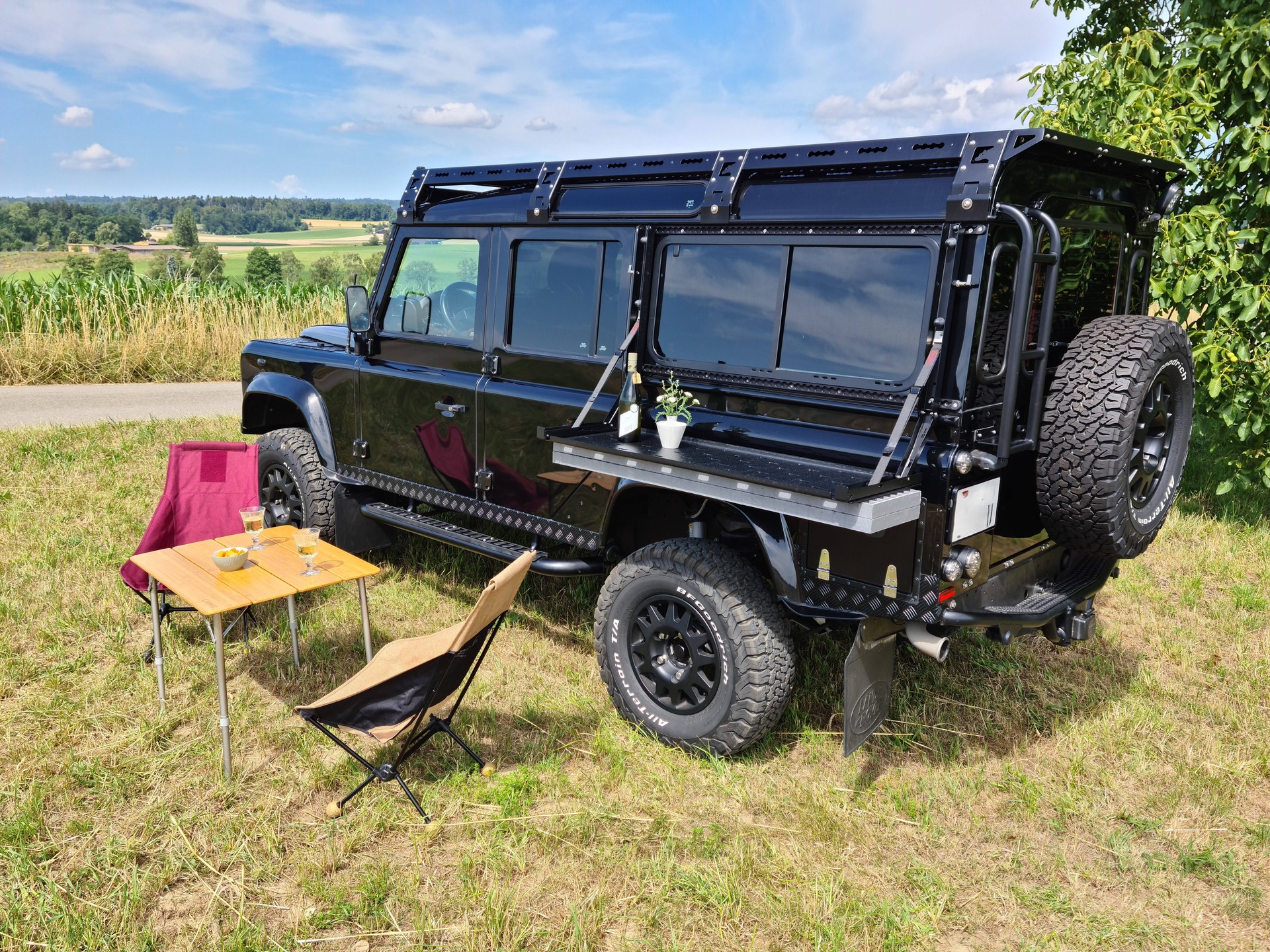 LAND ROVER Defender 110 2.2 TD4 Station Wagon-image-1