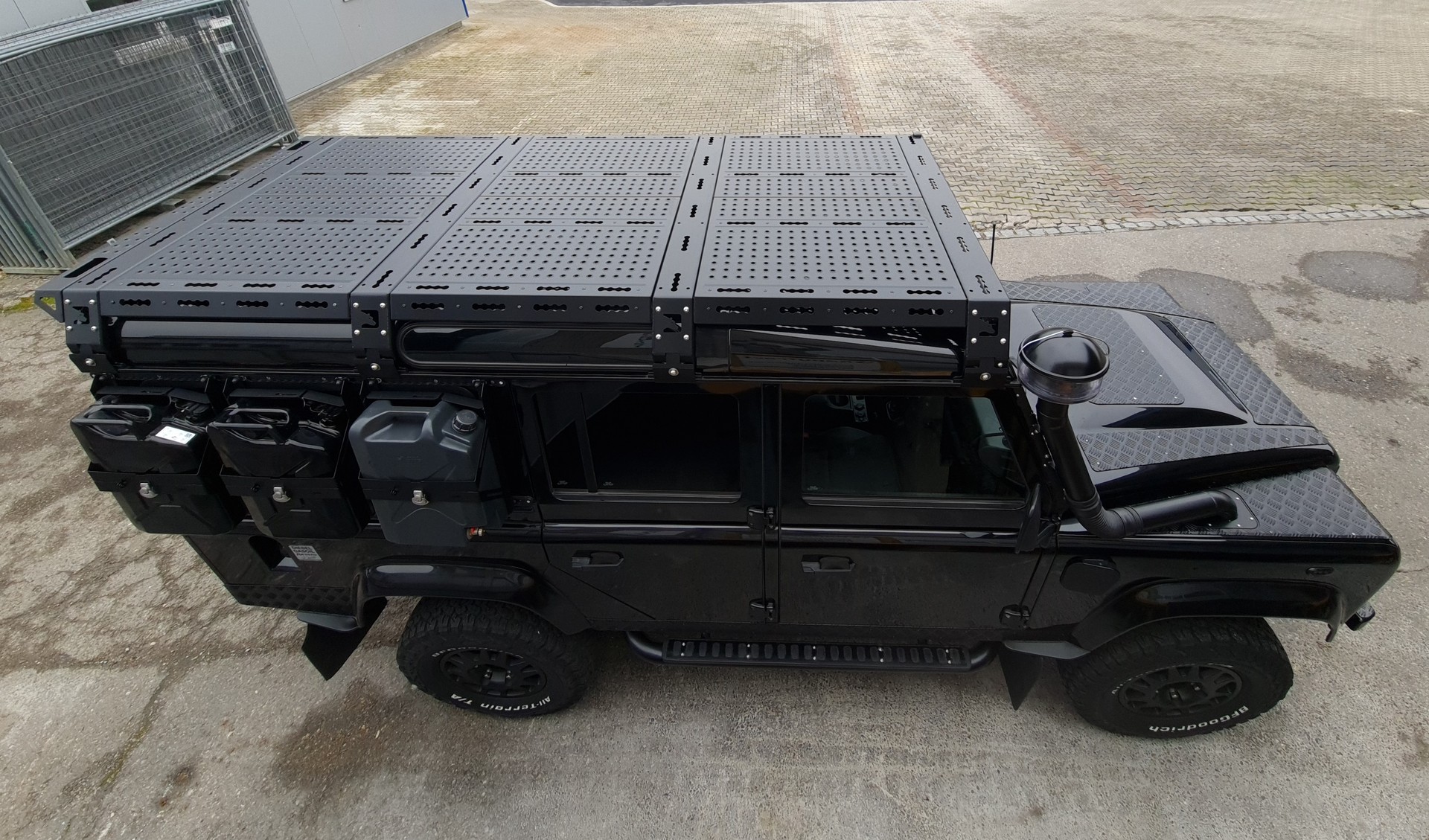LAND ROVER Defender 110 2.2 TD4 Station Wagon-image-7