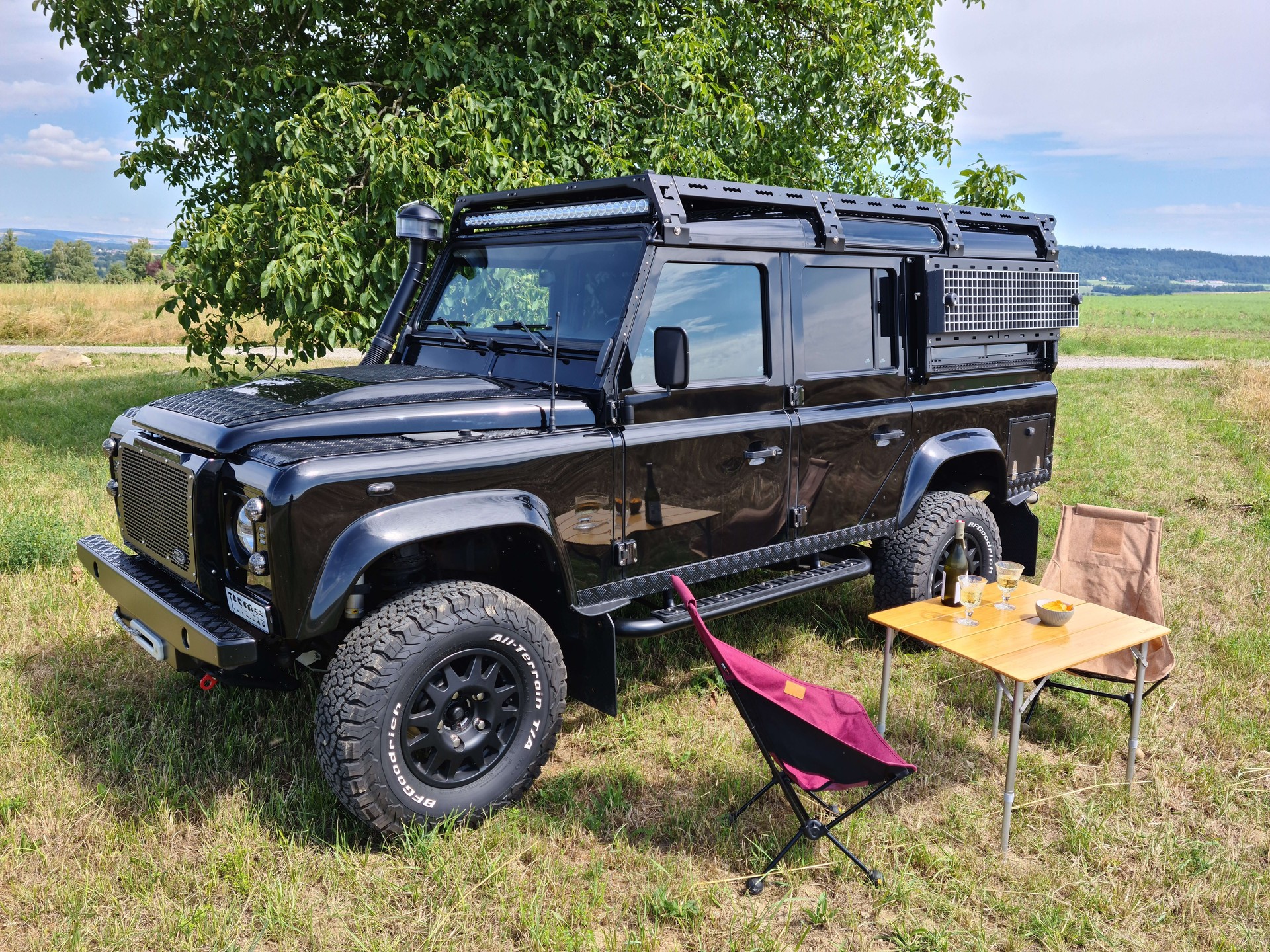 LAND ROVER Defender 110 2.2 TD4 Station Wagon-image-0