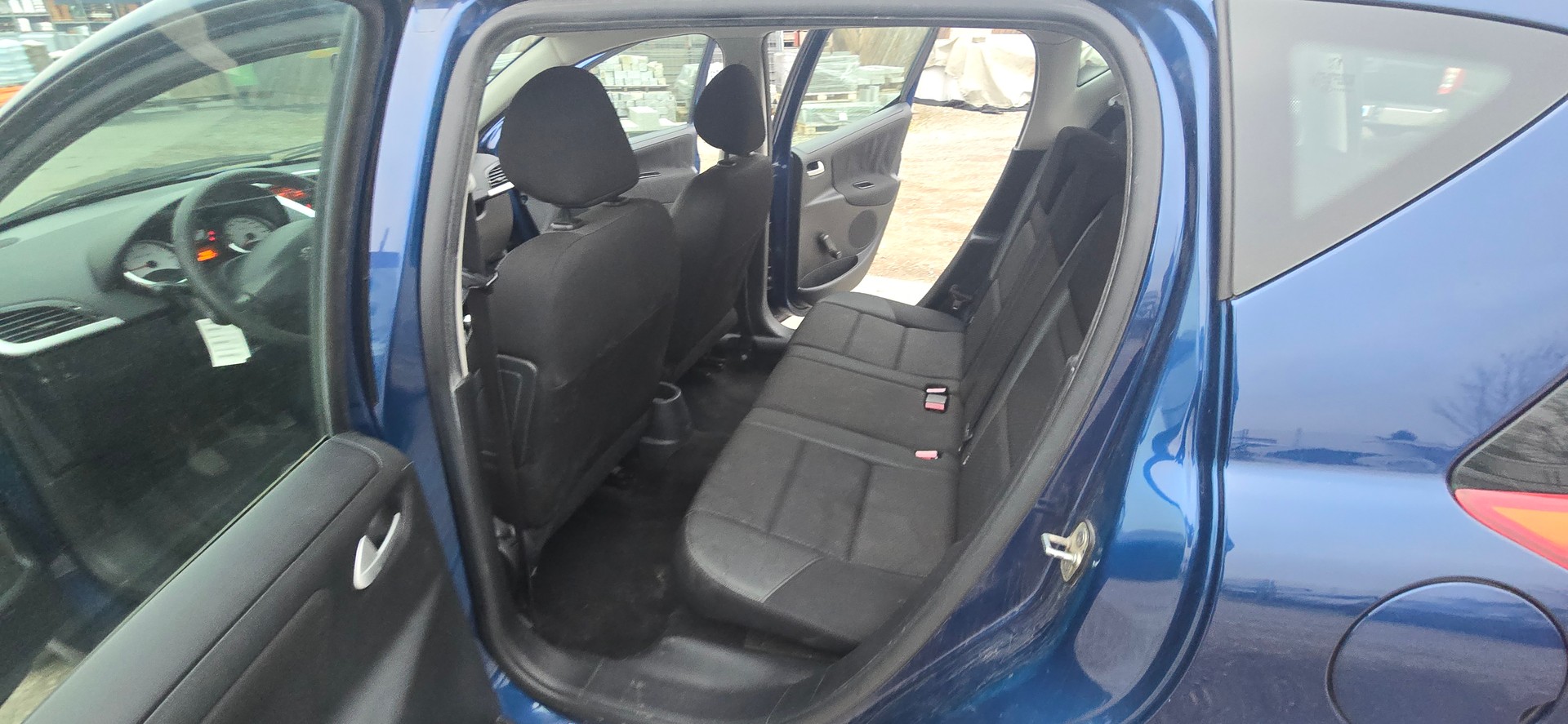PEUGEOT 207 SW 1.4 16V Sport-image-9