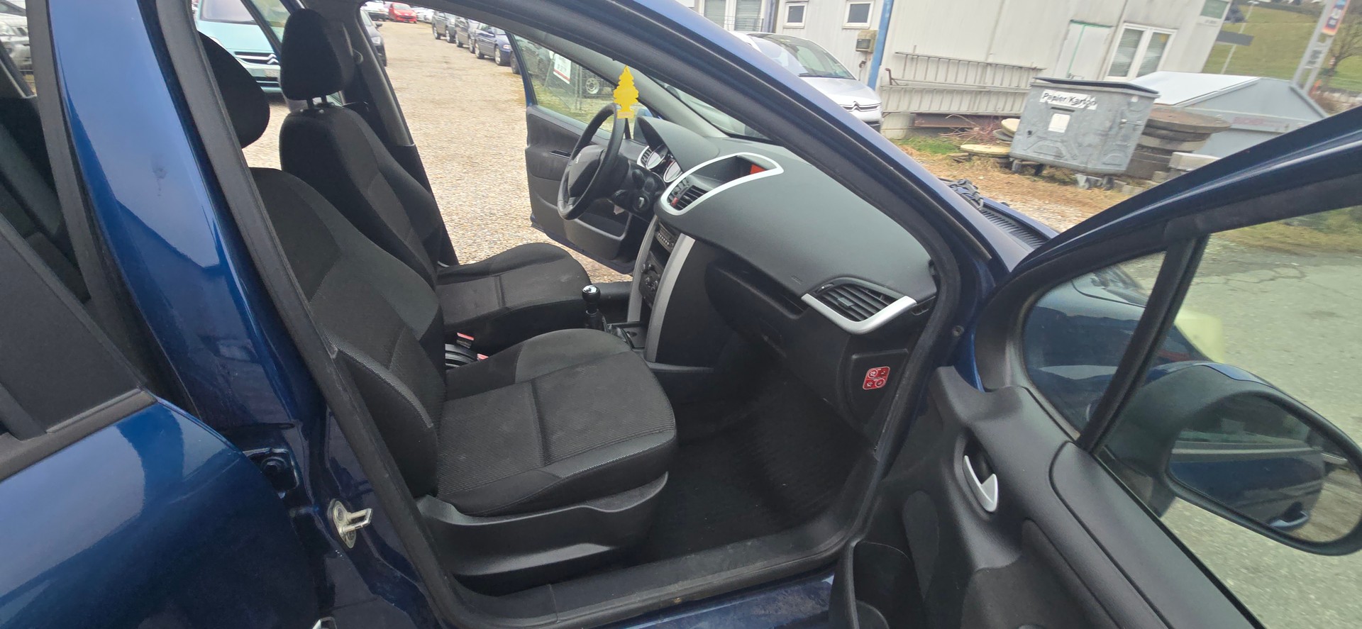 PEUGEOT 207 SW 1.4 16V Sport-image-8